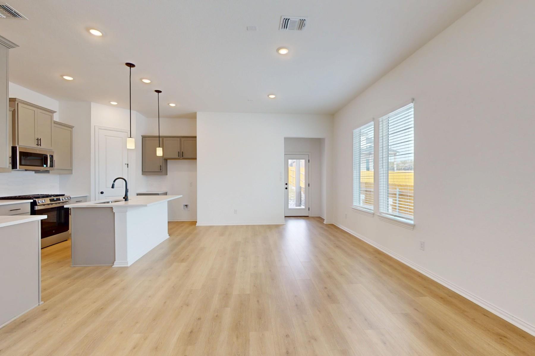 226 Grayson Elm Pass, Dripping Springs, TX 78620