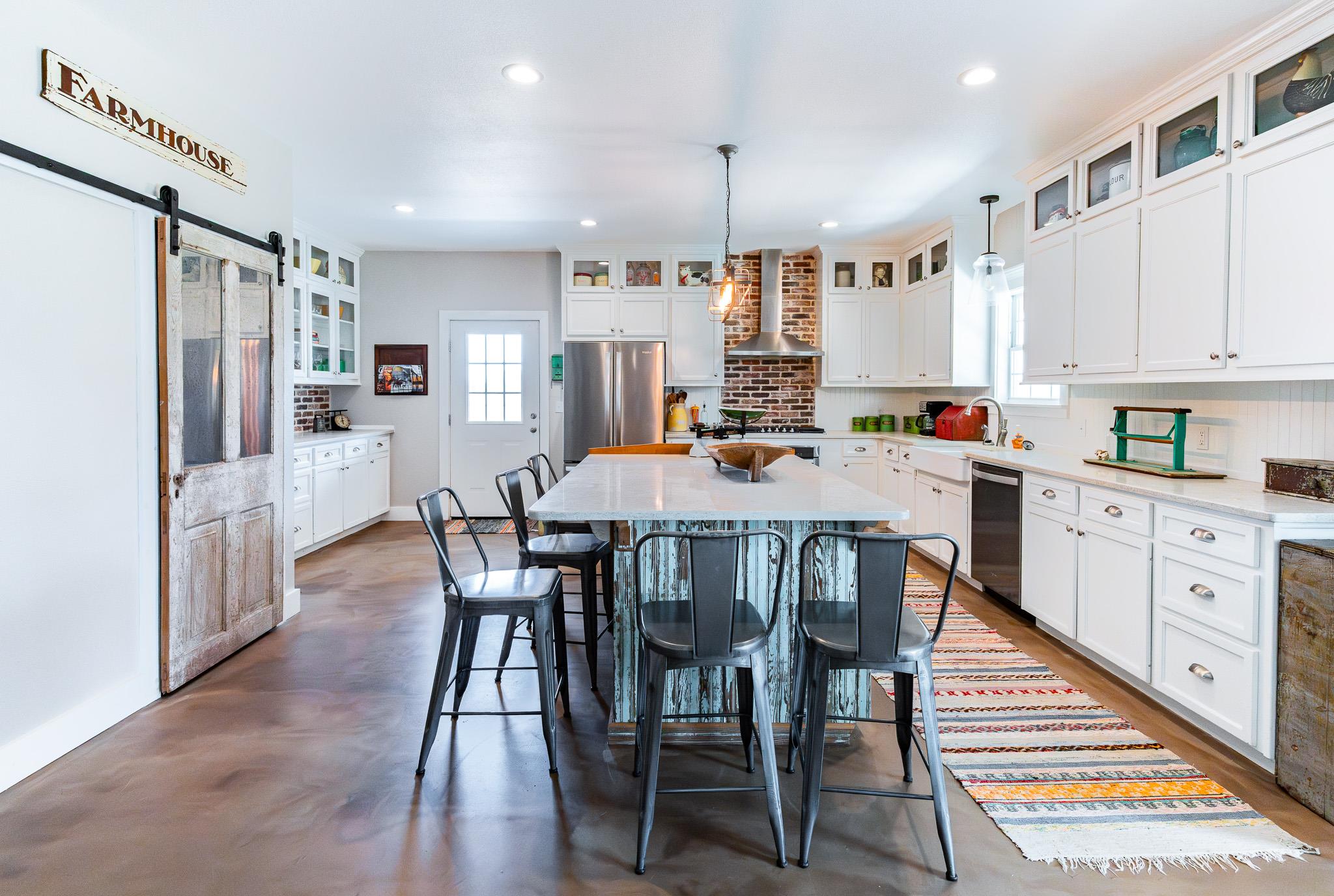 258 Private Road 2006, Schulenburg, TX 78956