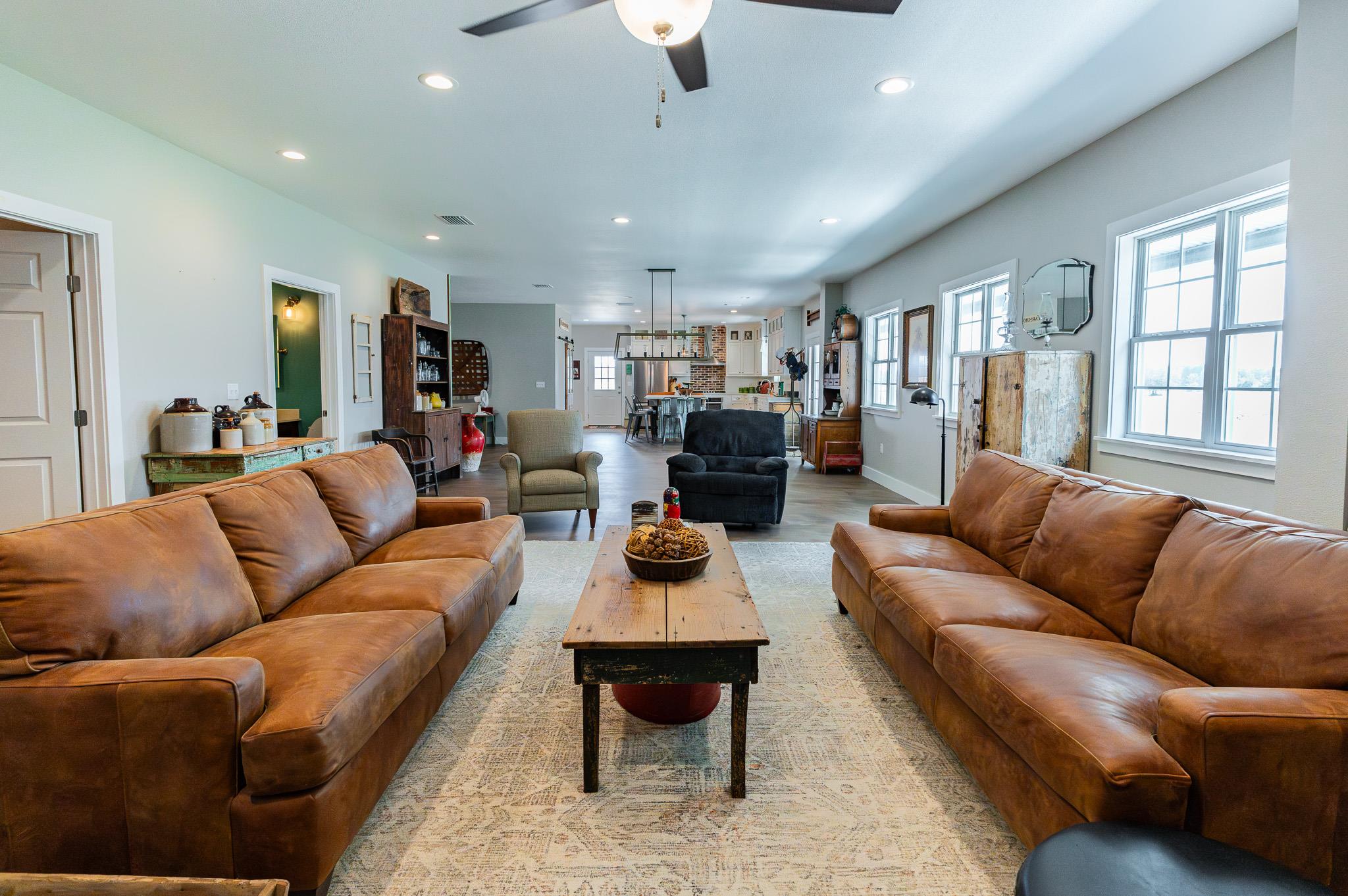 258 Private Road 2006, Schulenburg, TX 78956