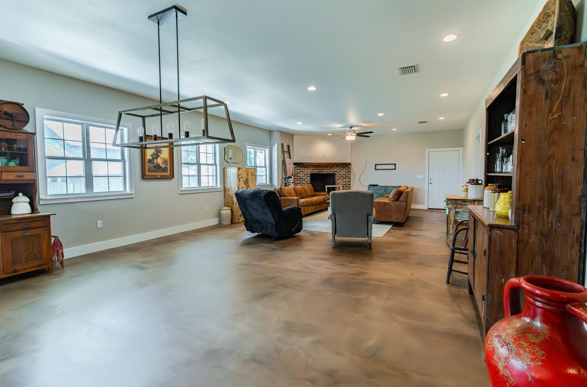 258 Private Road 2006, Schulenburg, TX 78956