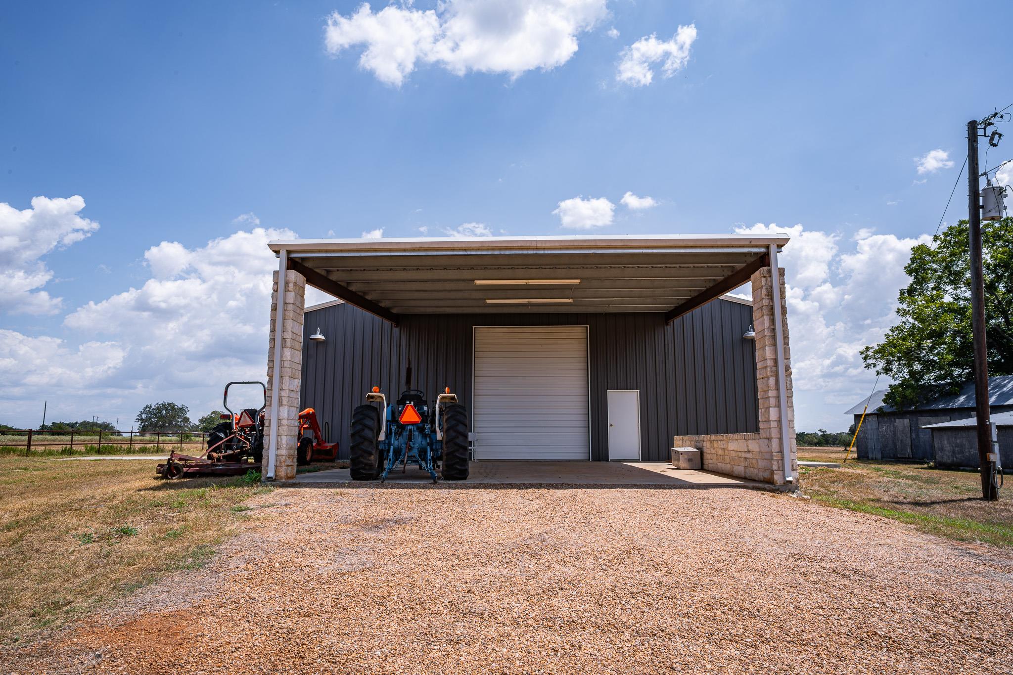 258 Private Road 2006, Schulenburg, TX 78956