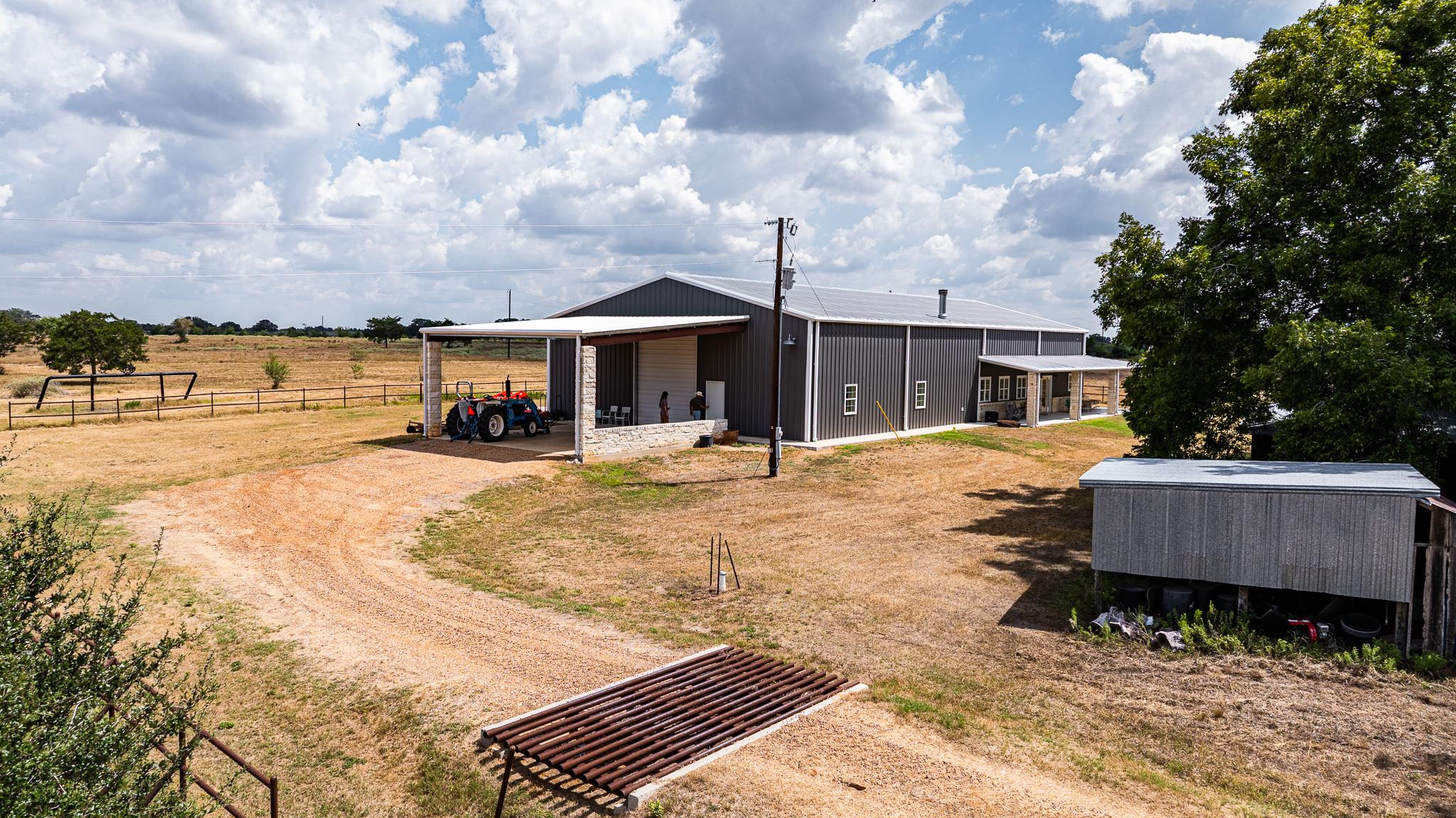 258 Private Road 2006, Schulenburg, TX 78956