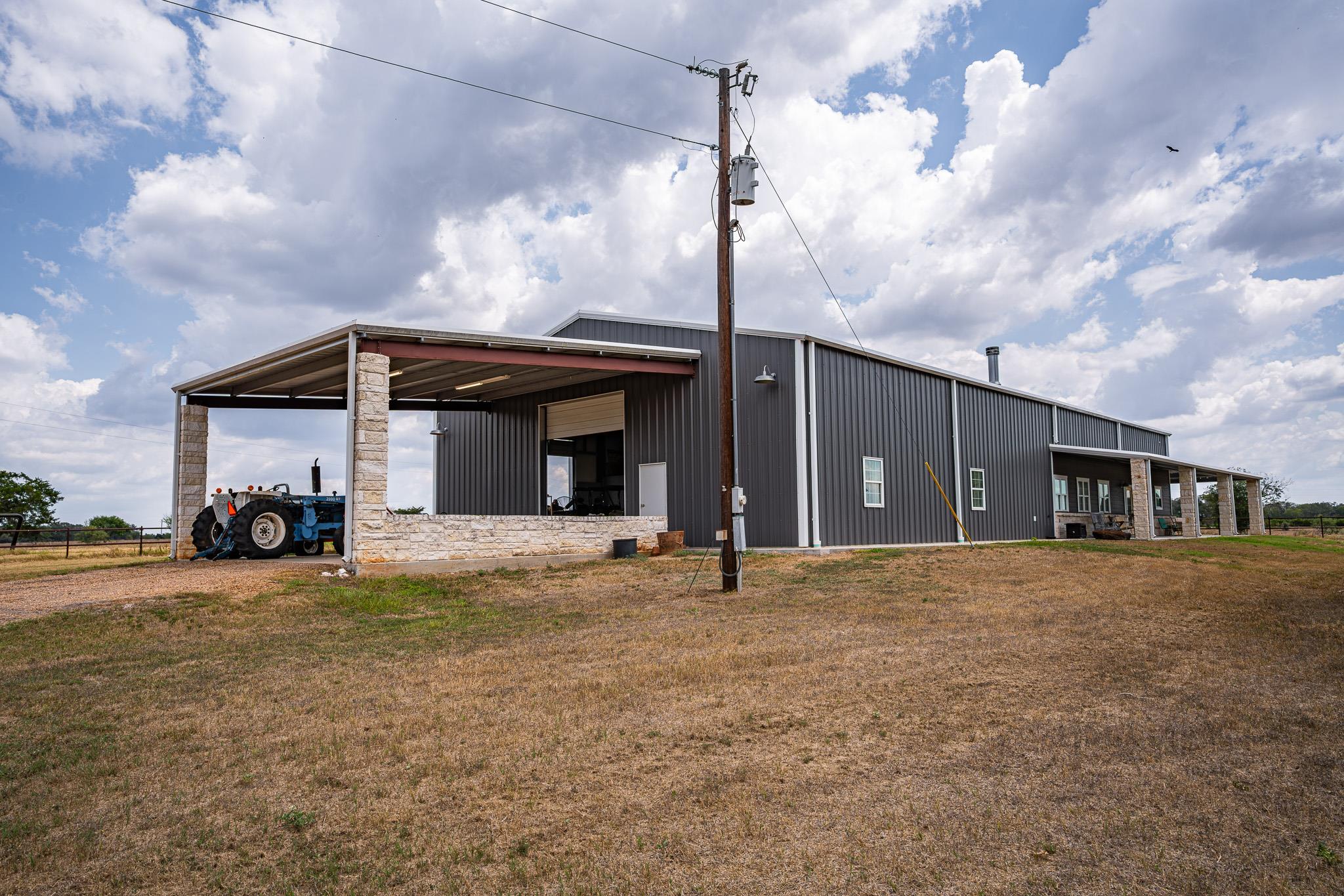 258 Private Road 2006, Schulenburg, TX 78956