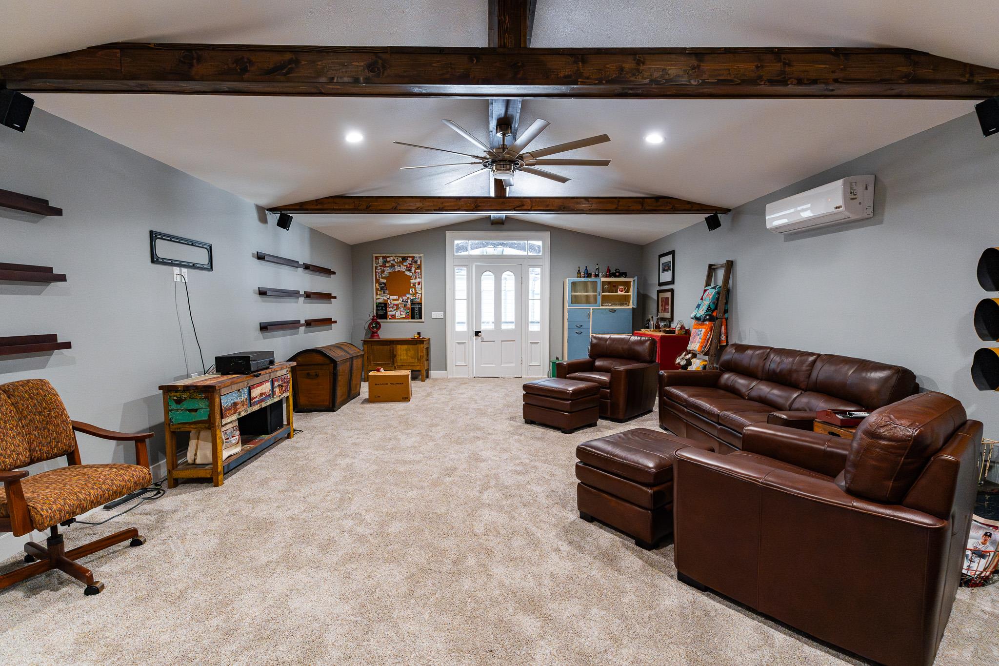 258 Private Road 2006, Schulenburg, TX 78956