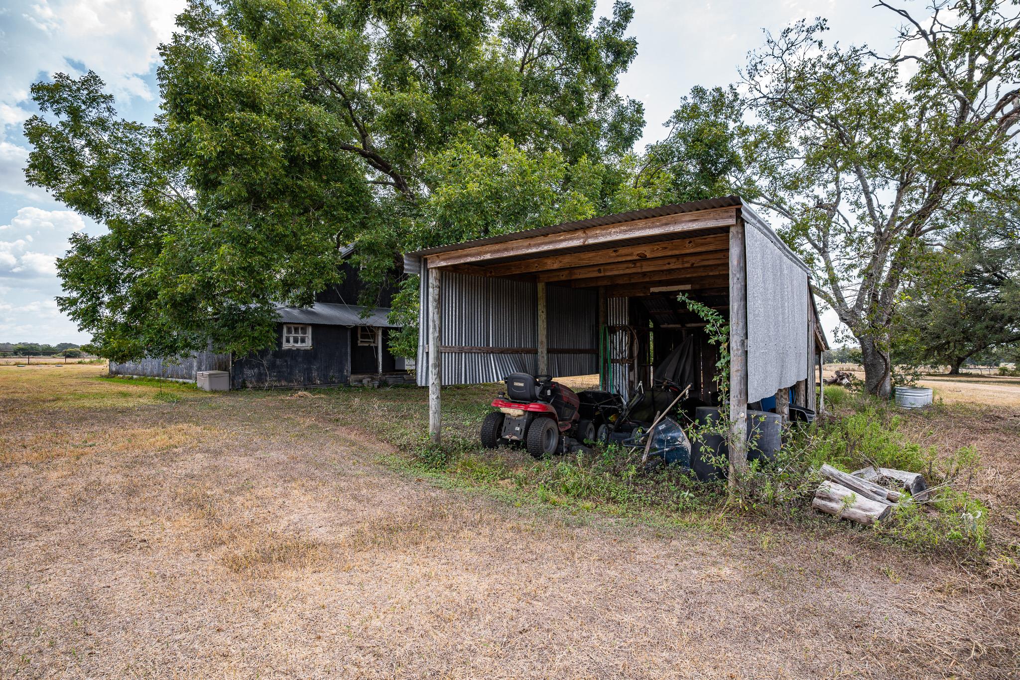 258 Private Road 2006, Schulenburg, TX 78956