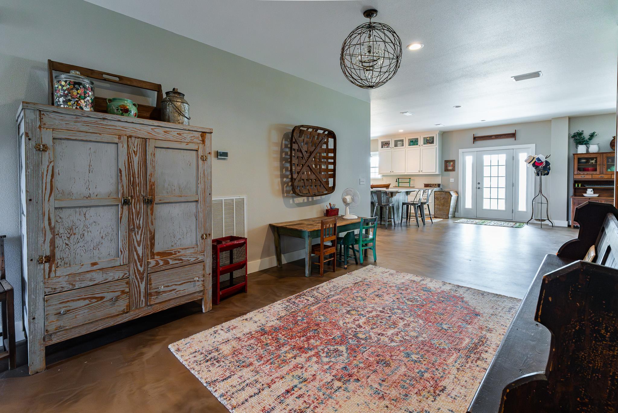 258 Private Road 2006, Schulenburg, TX 78956