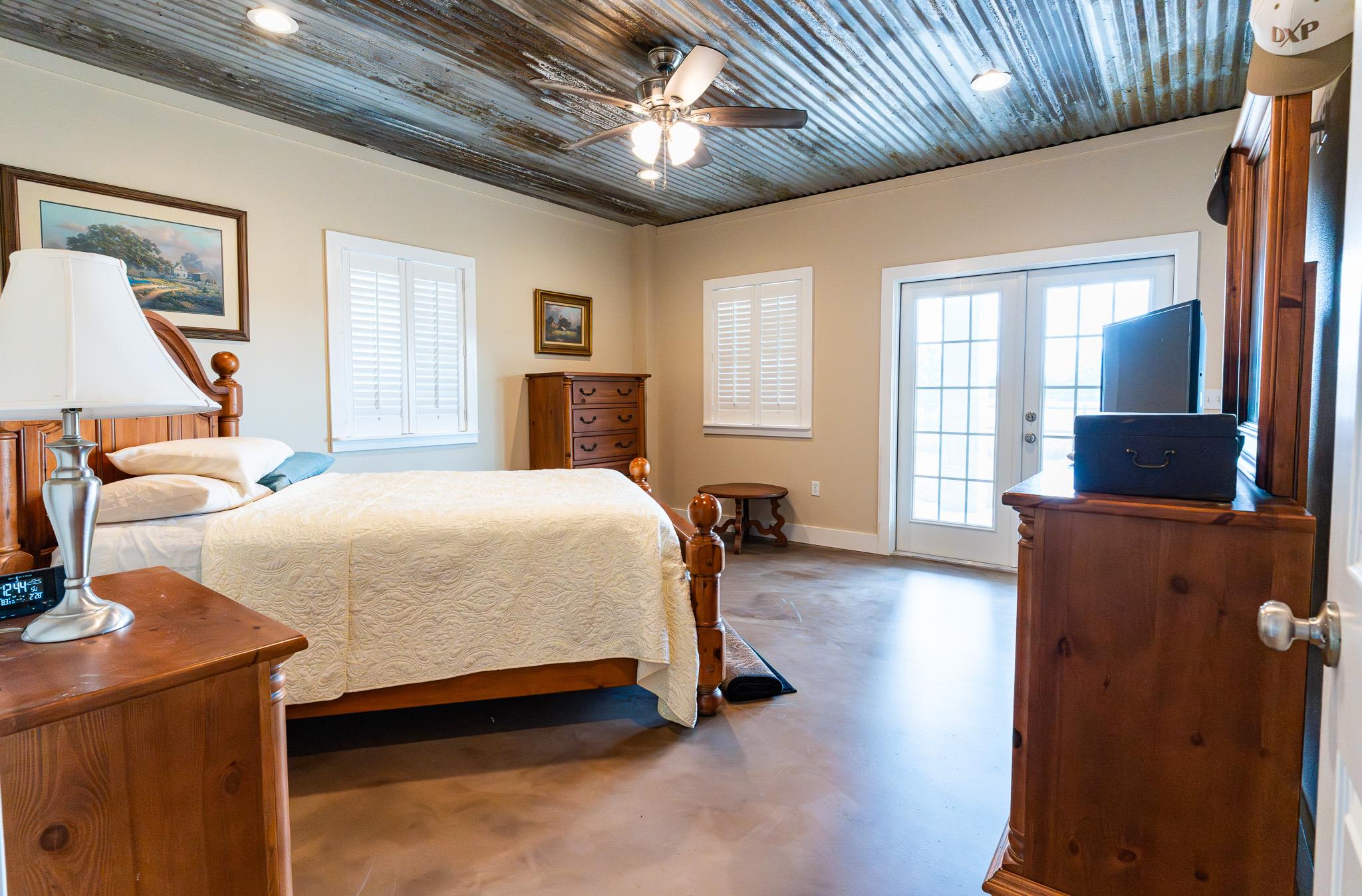 258 Private Road 2006, Schulenburg, TX 78956