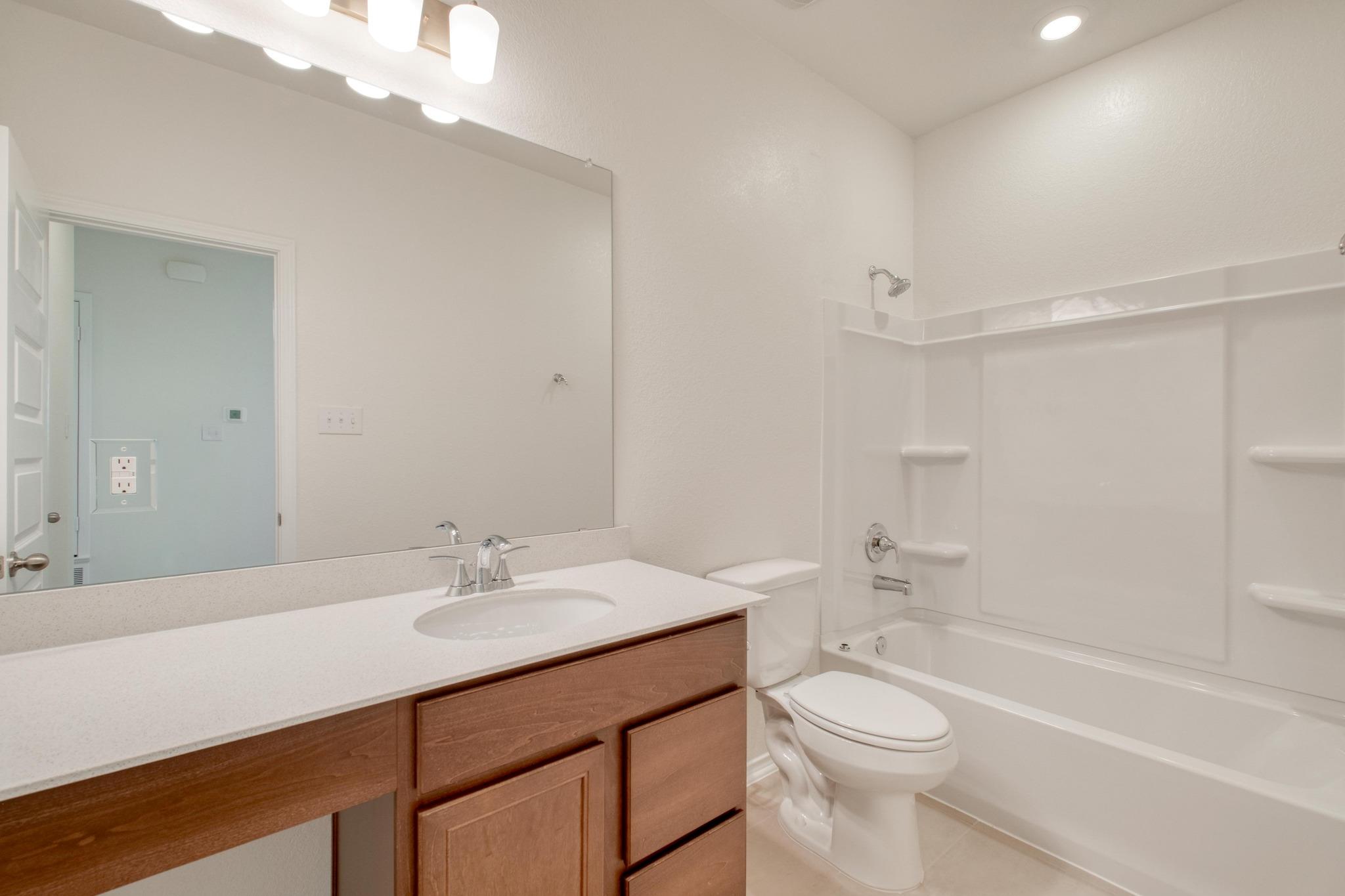 280 Feathers St, Jarrell, TX 76537