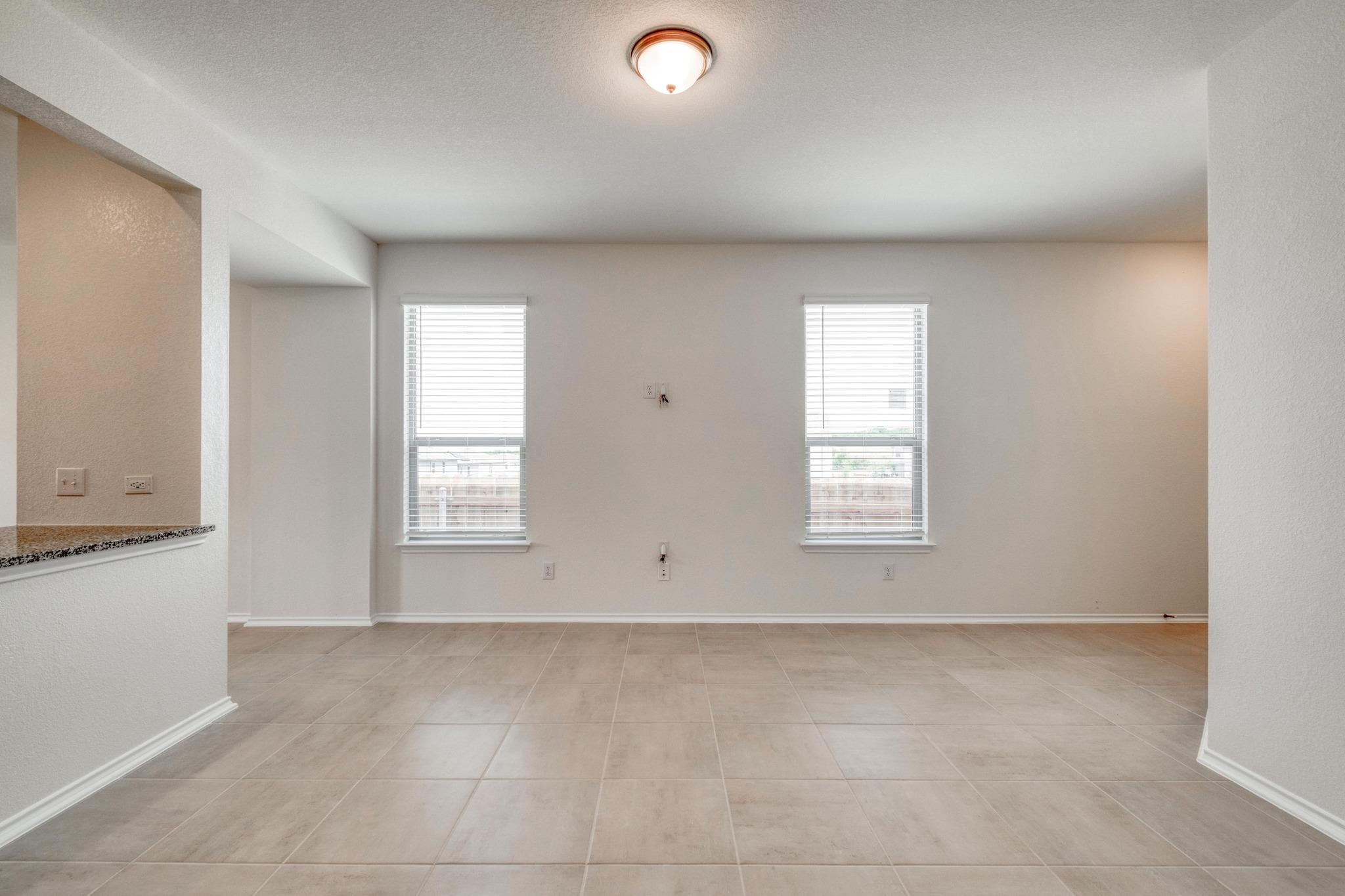 280 Feathers St, Jarrell, TX 76537