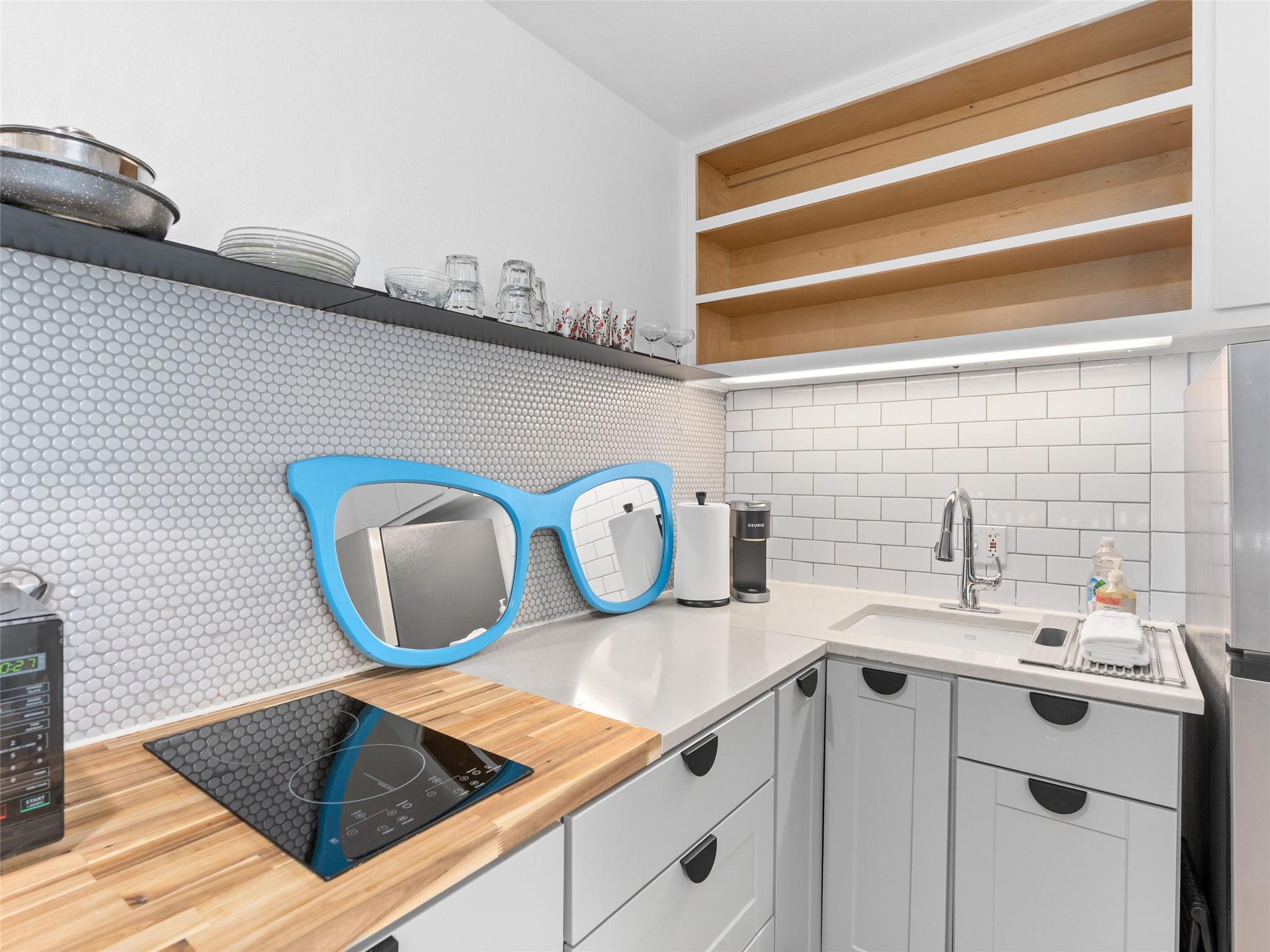 1111 W 10th St # 206, Austin, TX 78703