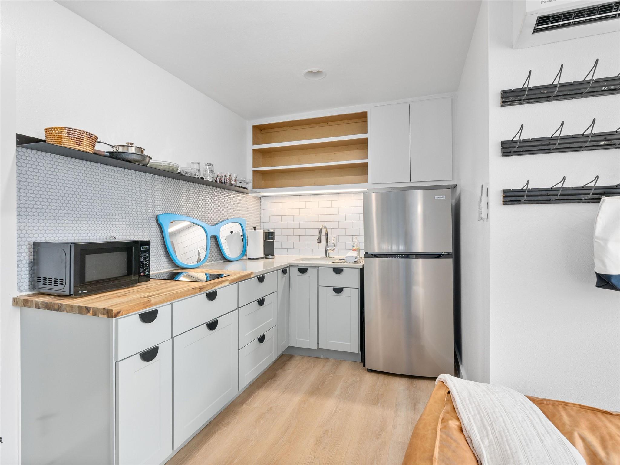 1111 W 10th St # 206, Austin, TX 78703