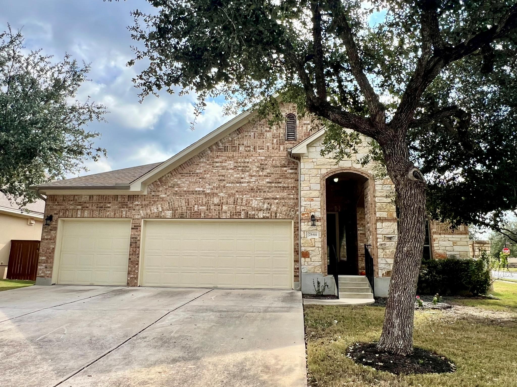 2644 Hilltop Divide Ln, Leander, TX 78641