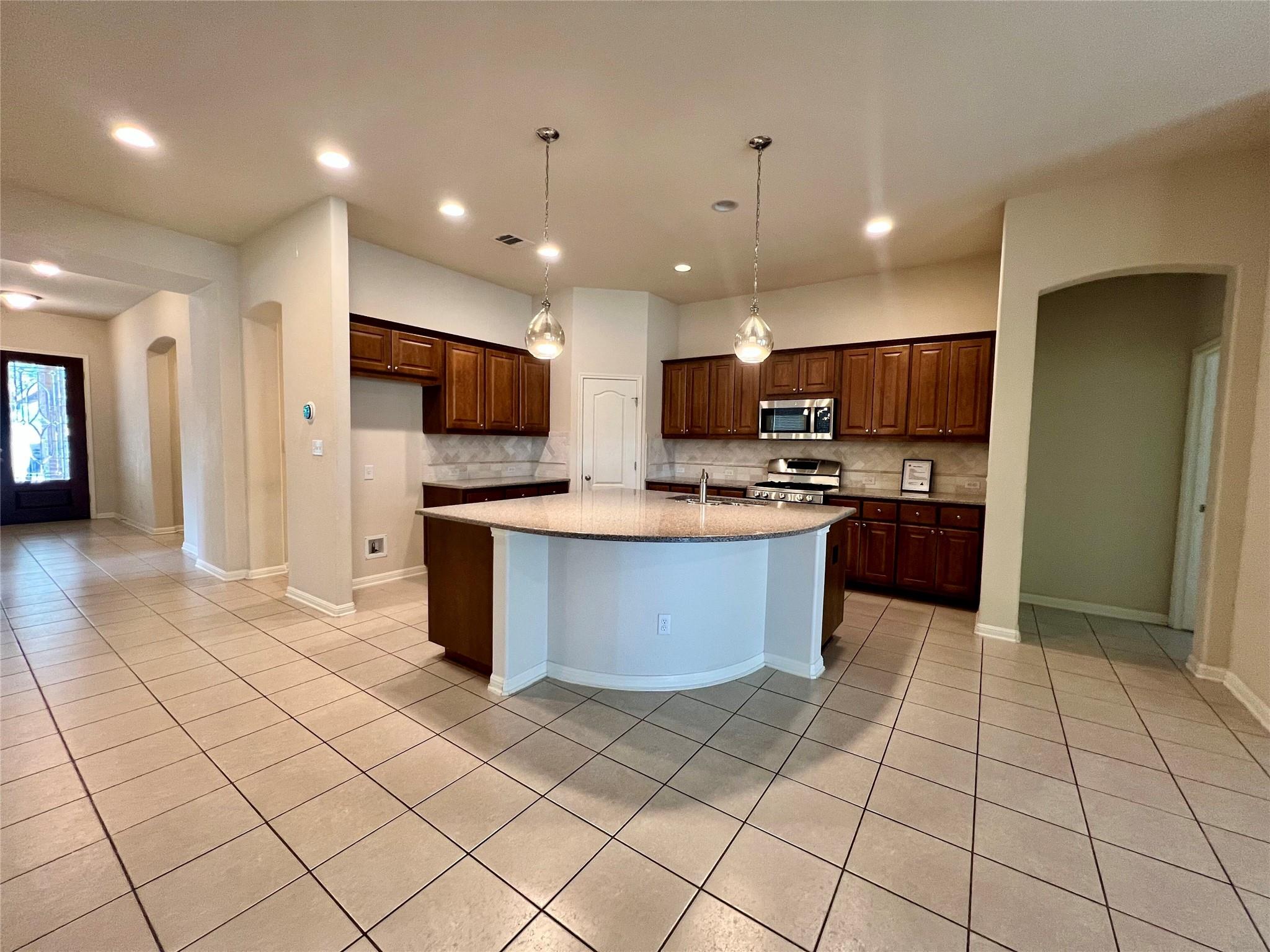 2644 Hilltop Divide Ln, Leander, TX 78641