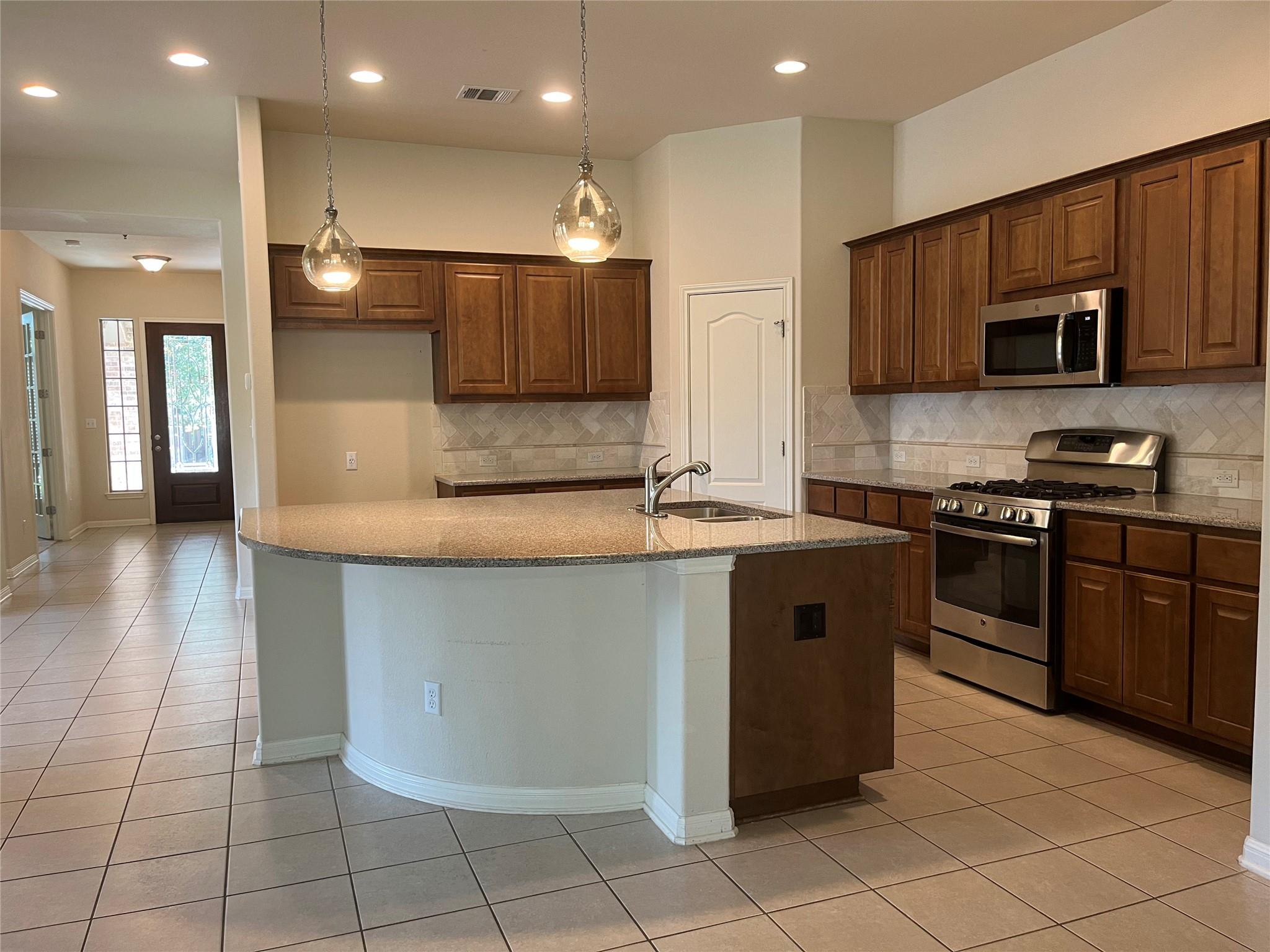 2644 Hilltop Divide Ln, Leander, TX 78641