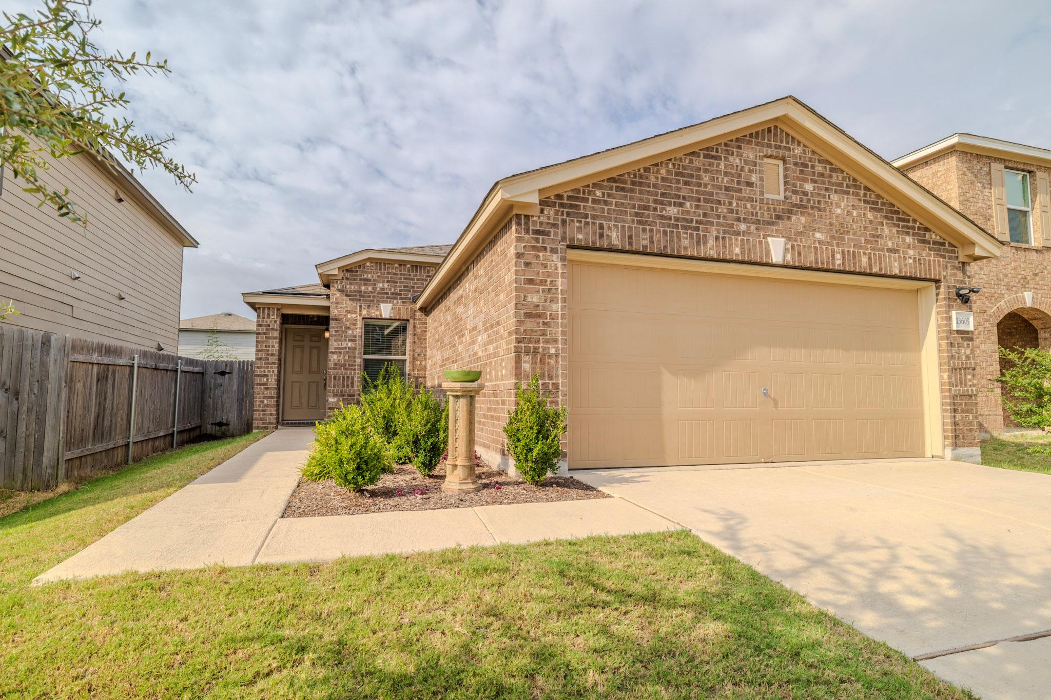 13605 Abigail Adams St, Manor, TX 78653