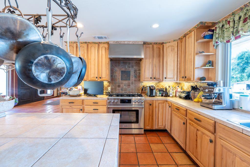 3550 County Road 245, Florence, TX 76527