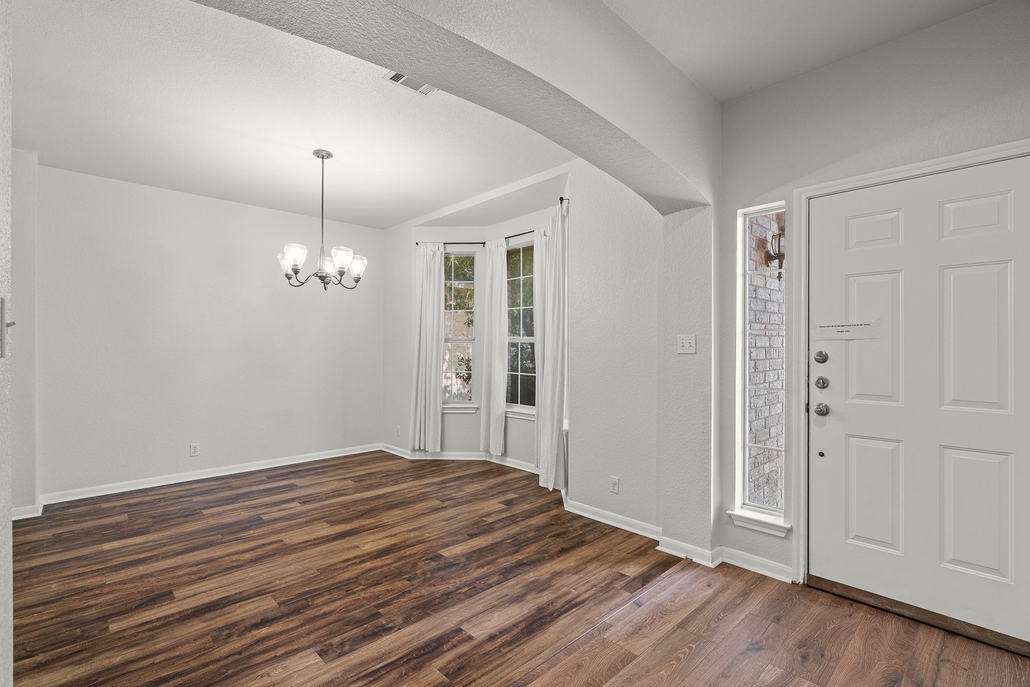 5639 Taylorcrest Dr, Austin, TX 78749