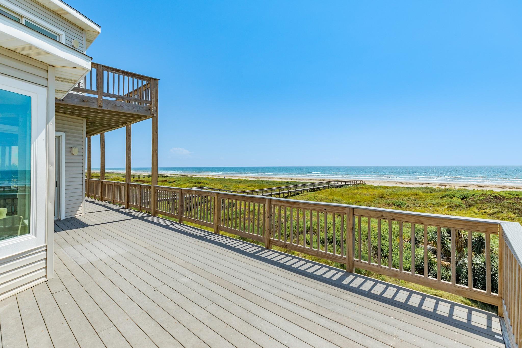 20911 W Sand Hill Dr, Galveston, TX 77554