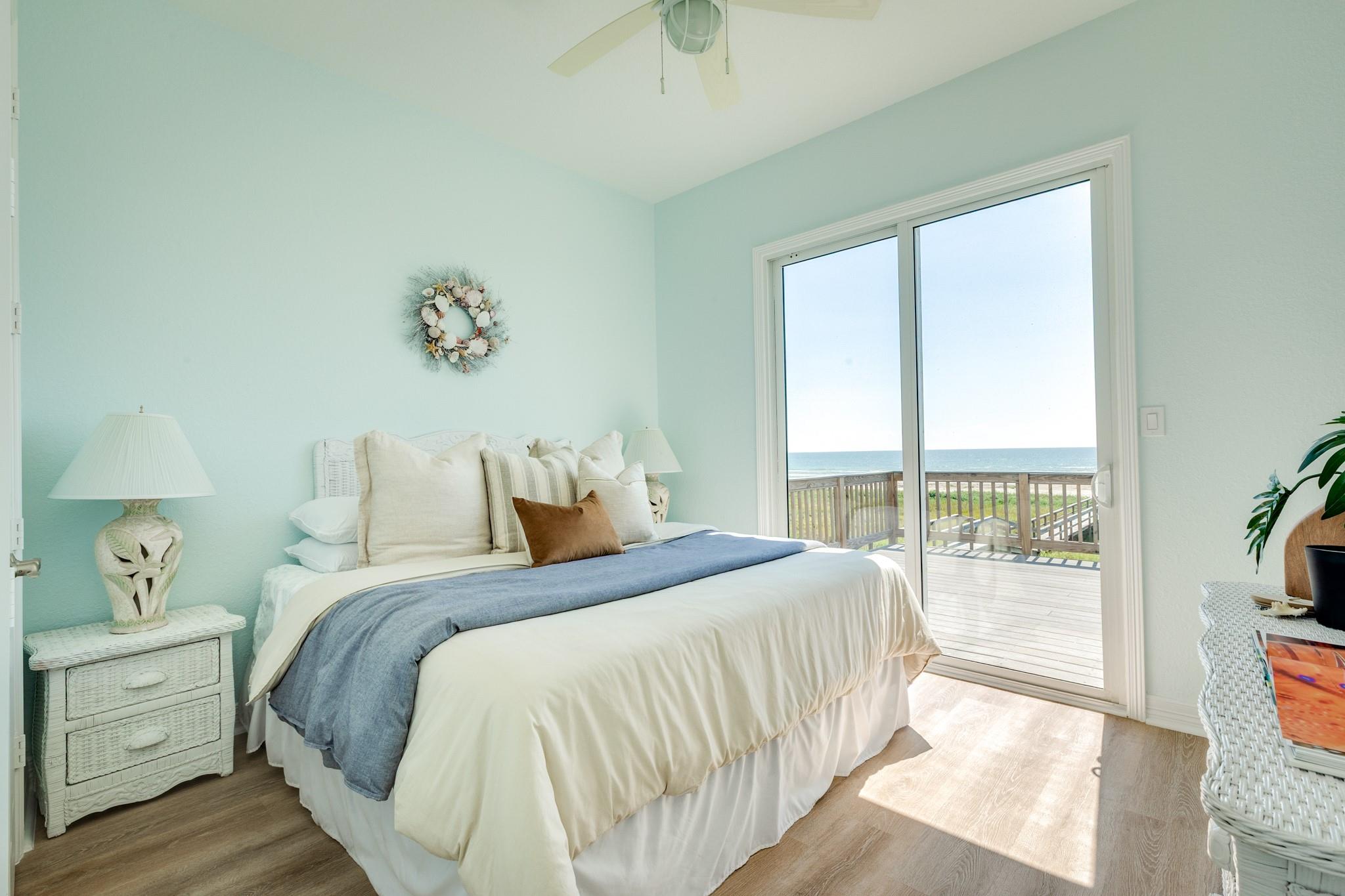 20911 W Sand Hill Dr, Galveston, TX 77554