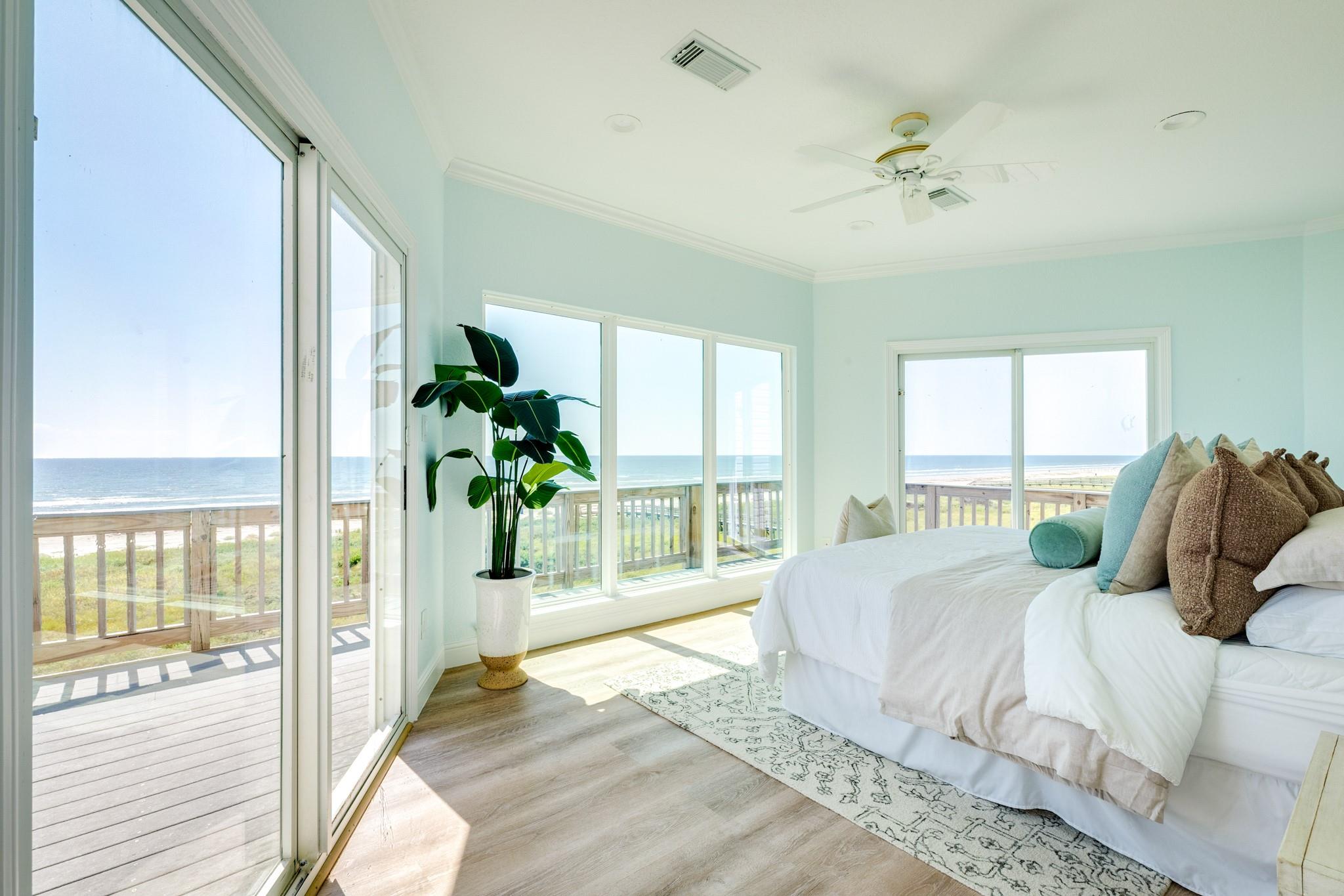 20911 W Sand Hill Dr, Galveston, TX 77554