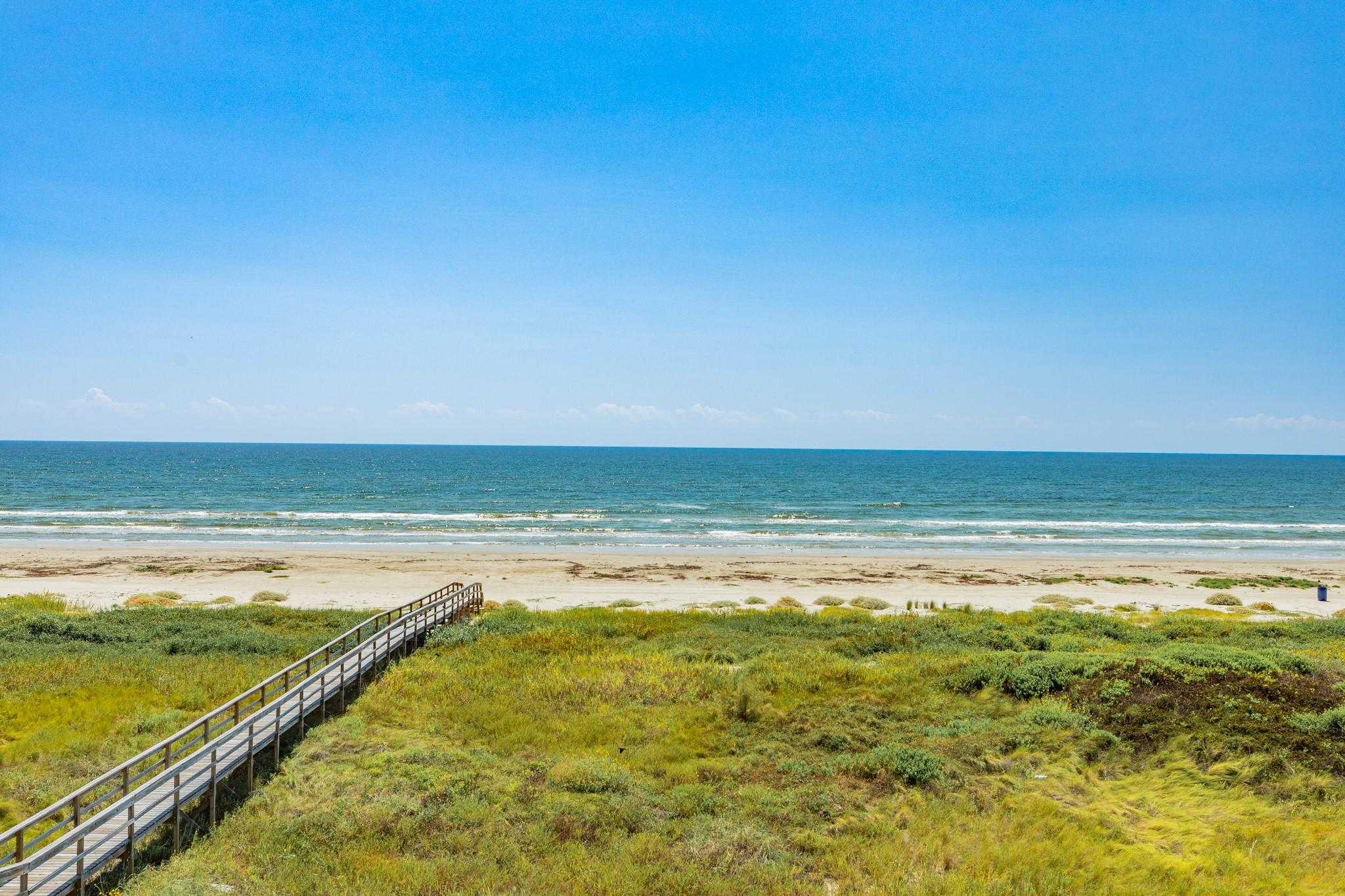 20911 W Sand Hill Dr, Galveston, TX 77554