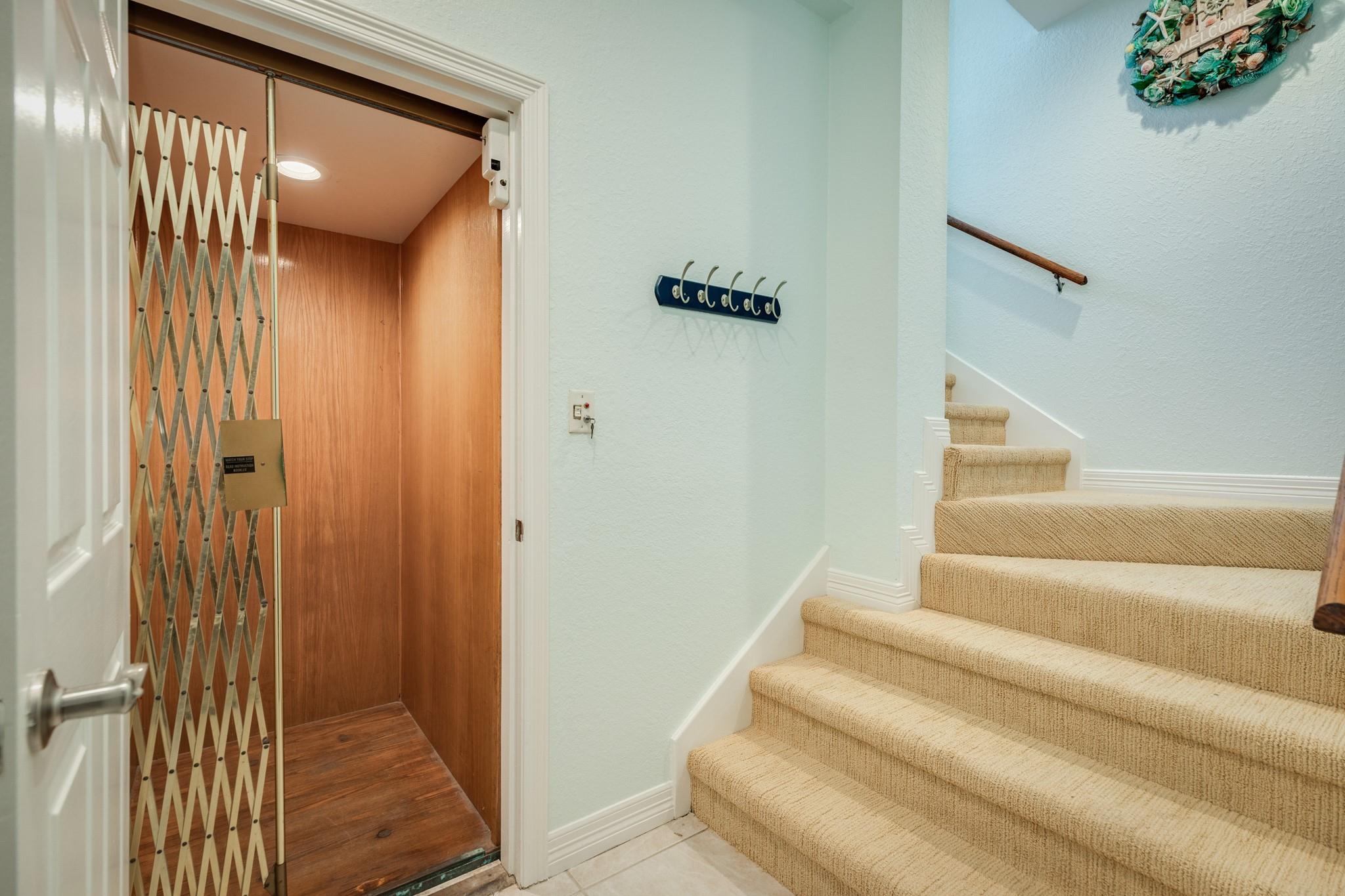 20911 W Sand Hill Dr, Galveston, TX 77554