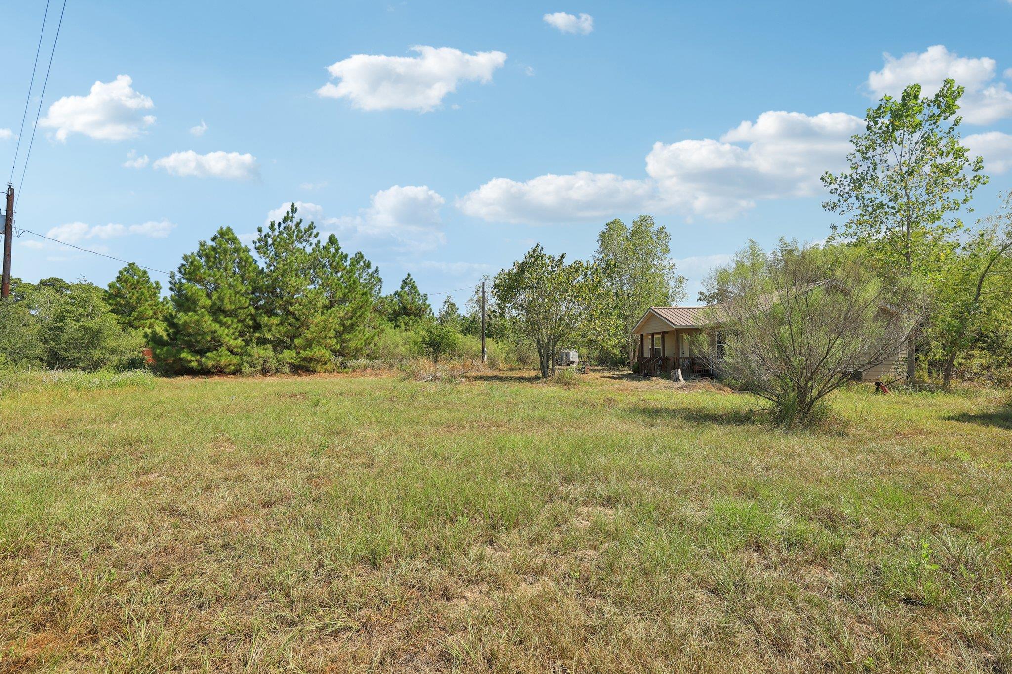 122 Rolling Pines Dr, Smithville, TX 78957