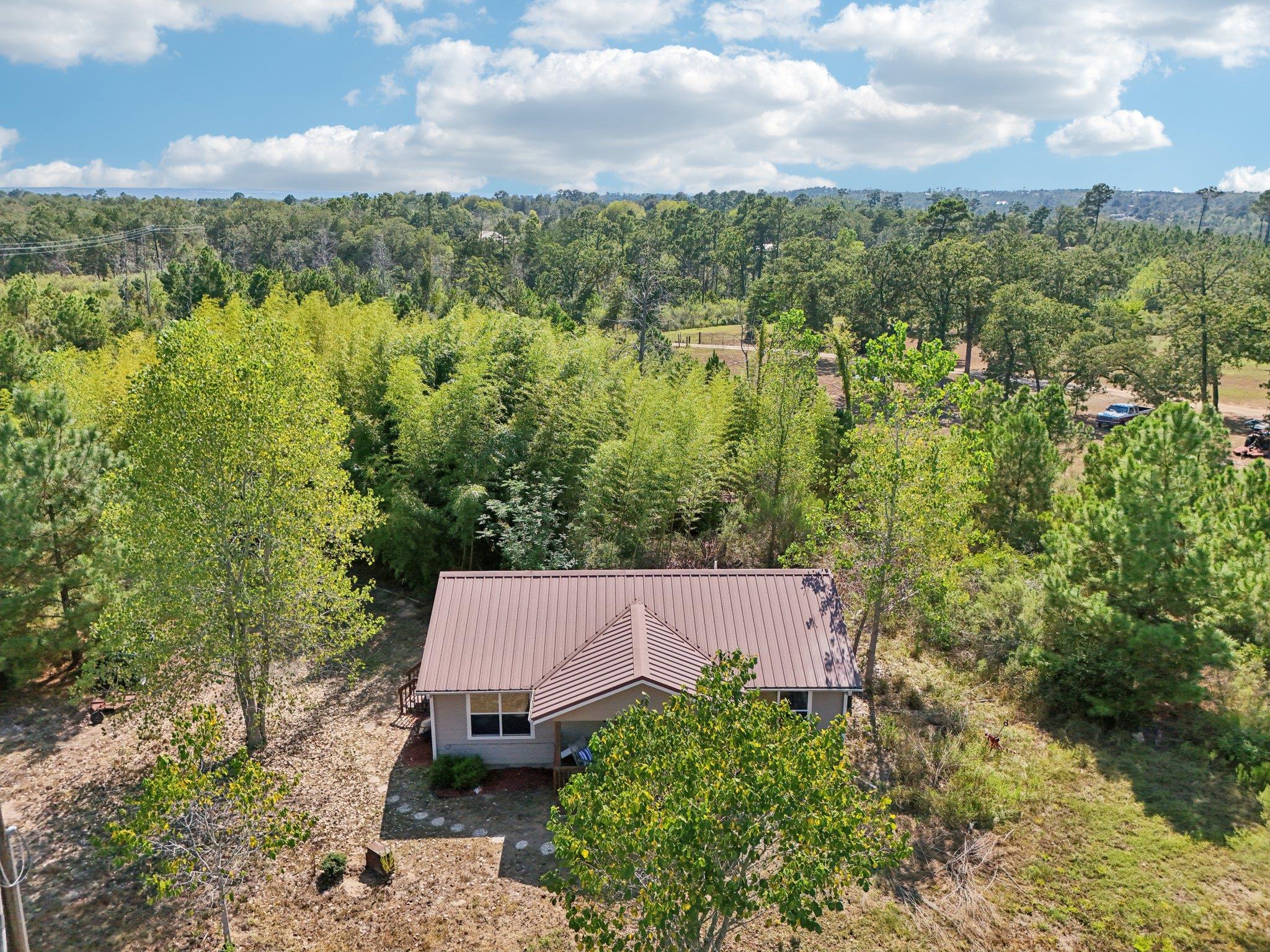 122 Rolling Pines Dr, Smithville, TX 78957