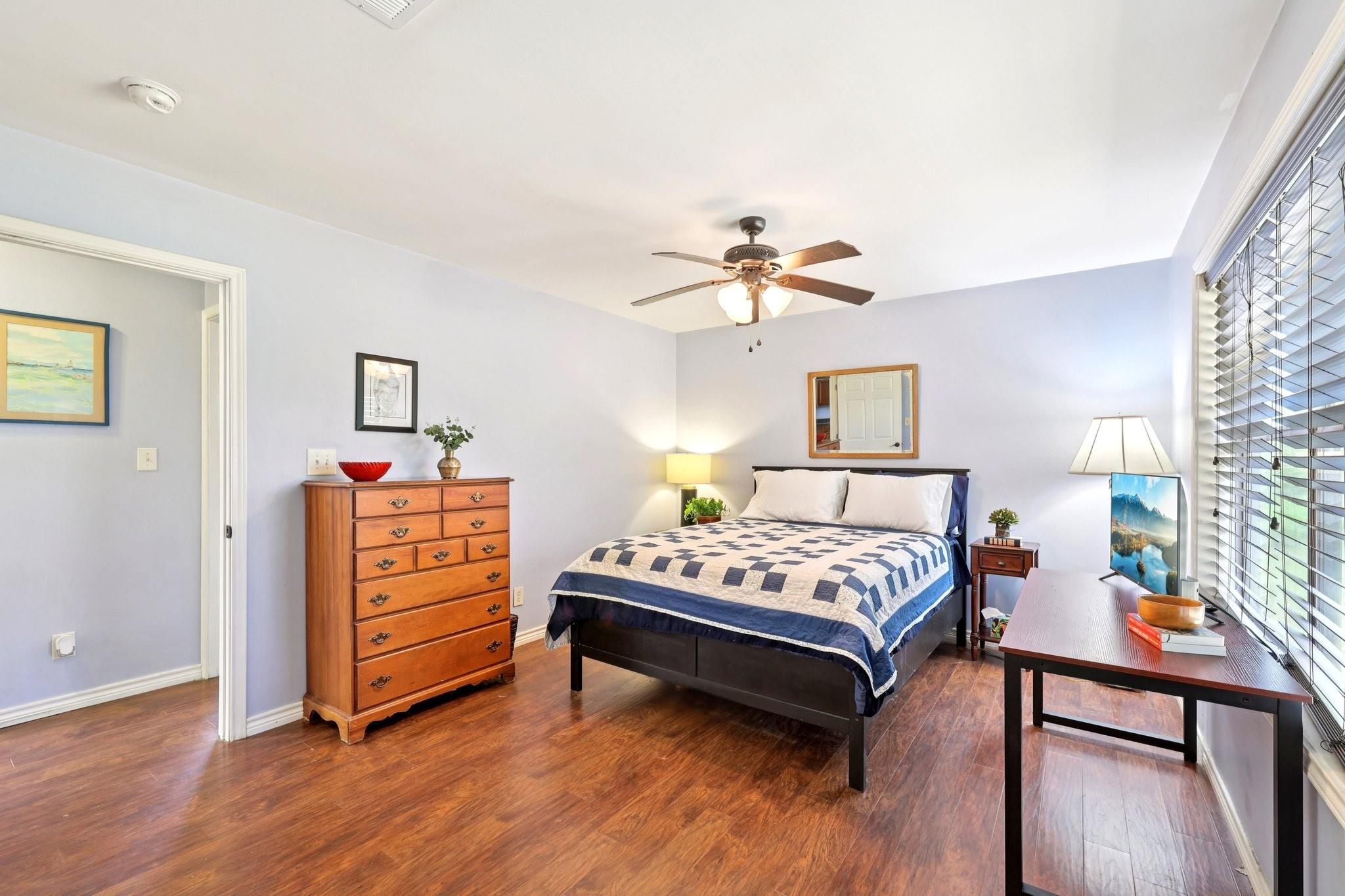 122 Rolling Pines Dr, Smithville, TX 78957