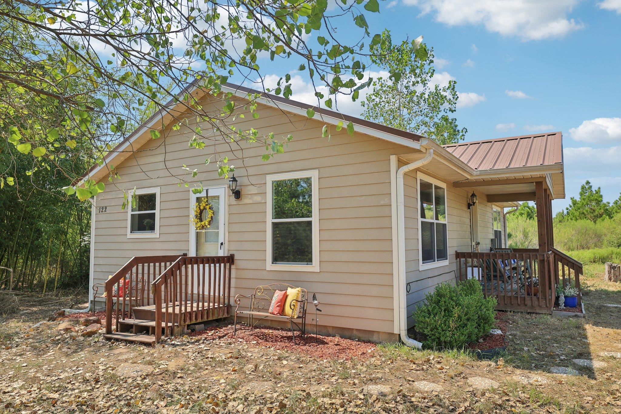 122 Rolling Pines Dr, Smithville, TX 78957