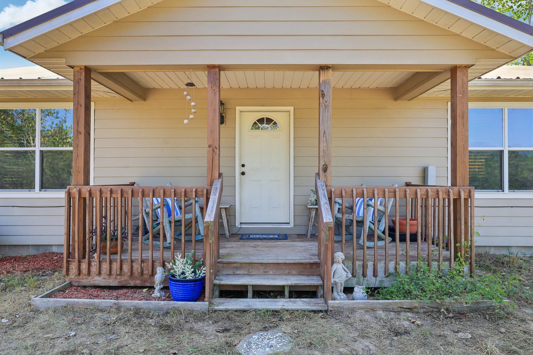 122 Rolling Pines Dr, Smithville, TX 78957