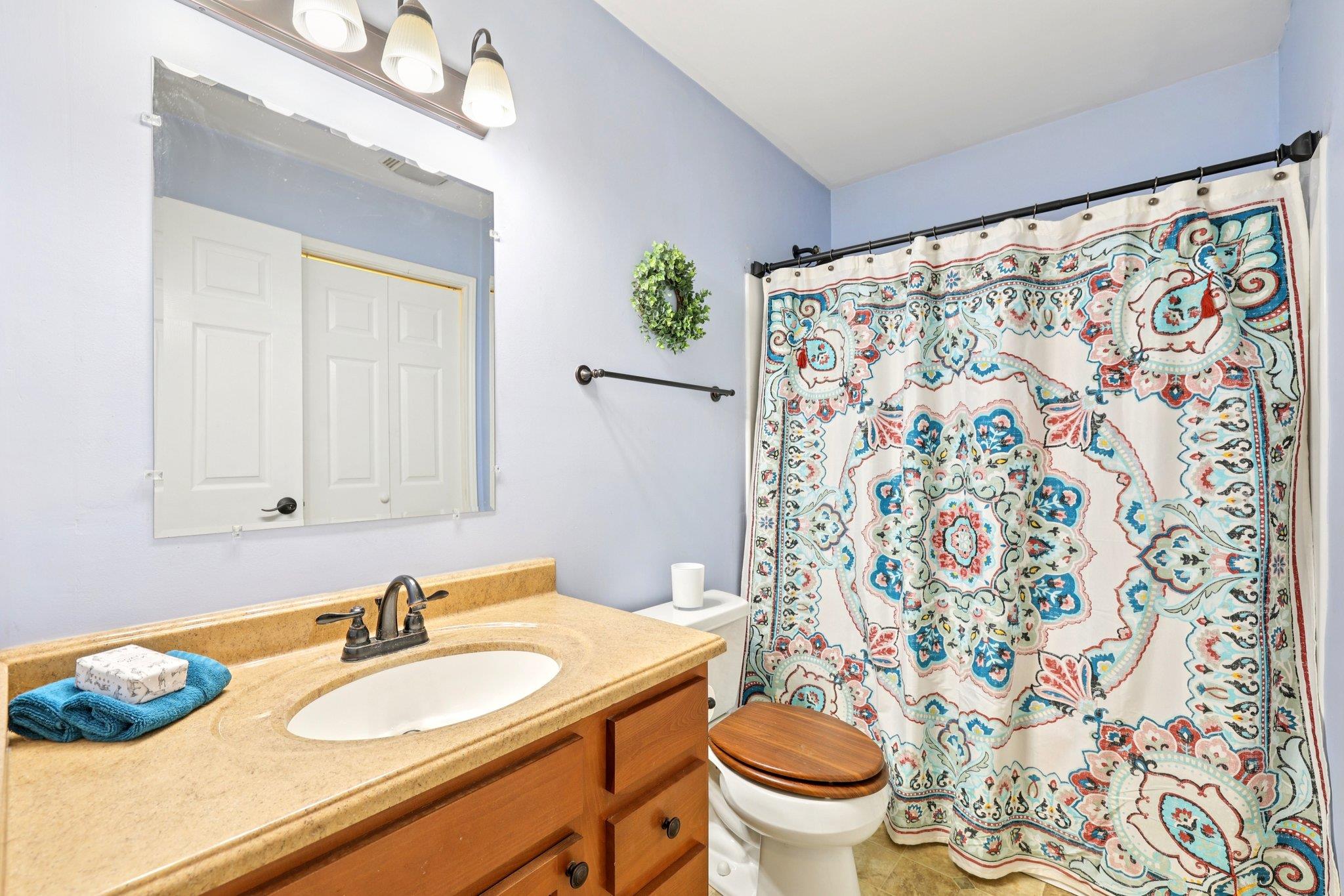 122 Rolling Pines Dr, Smithville, TX 78957