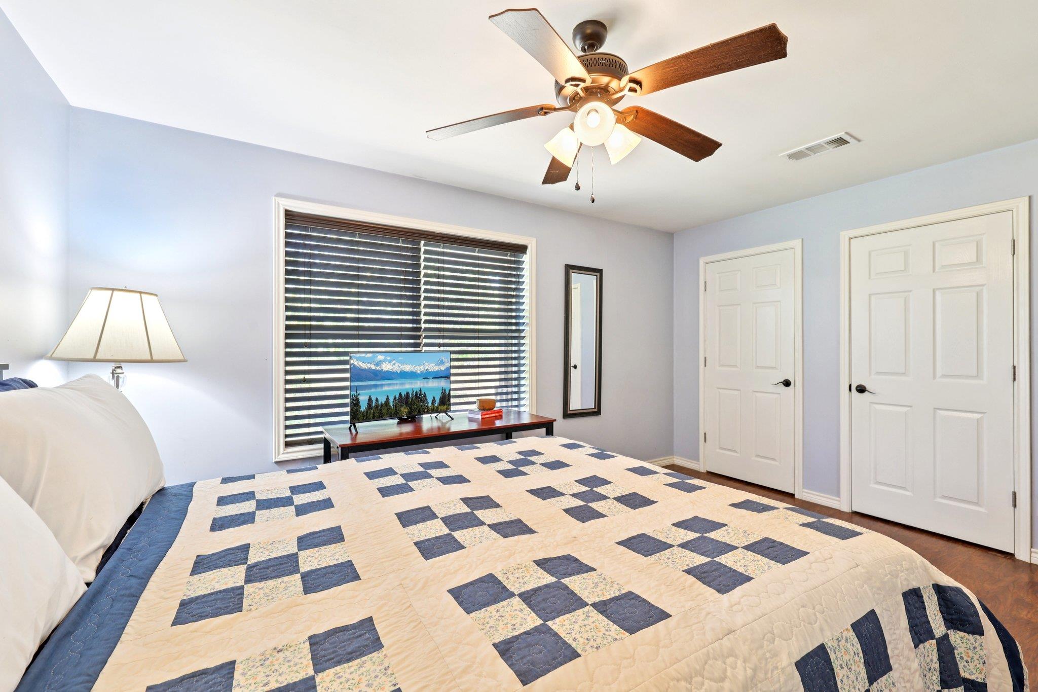 122 Rolling Pines Dr, Smithville, TX 78957