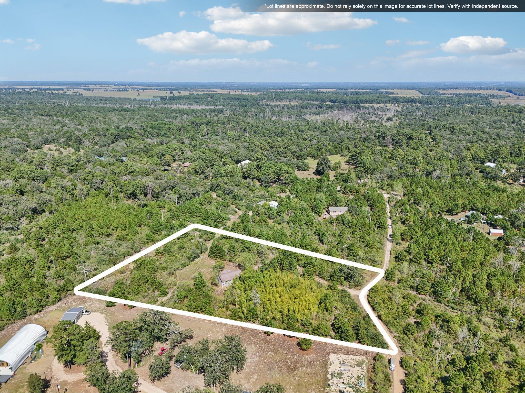 122 Rolling Pines Dr, Smithville, TX 78957