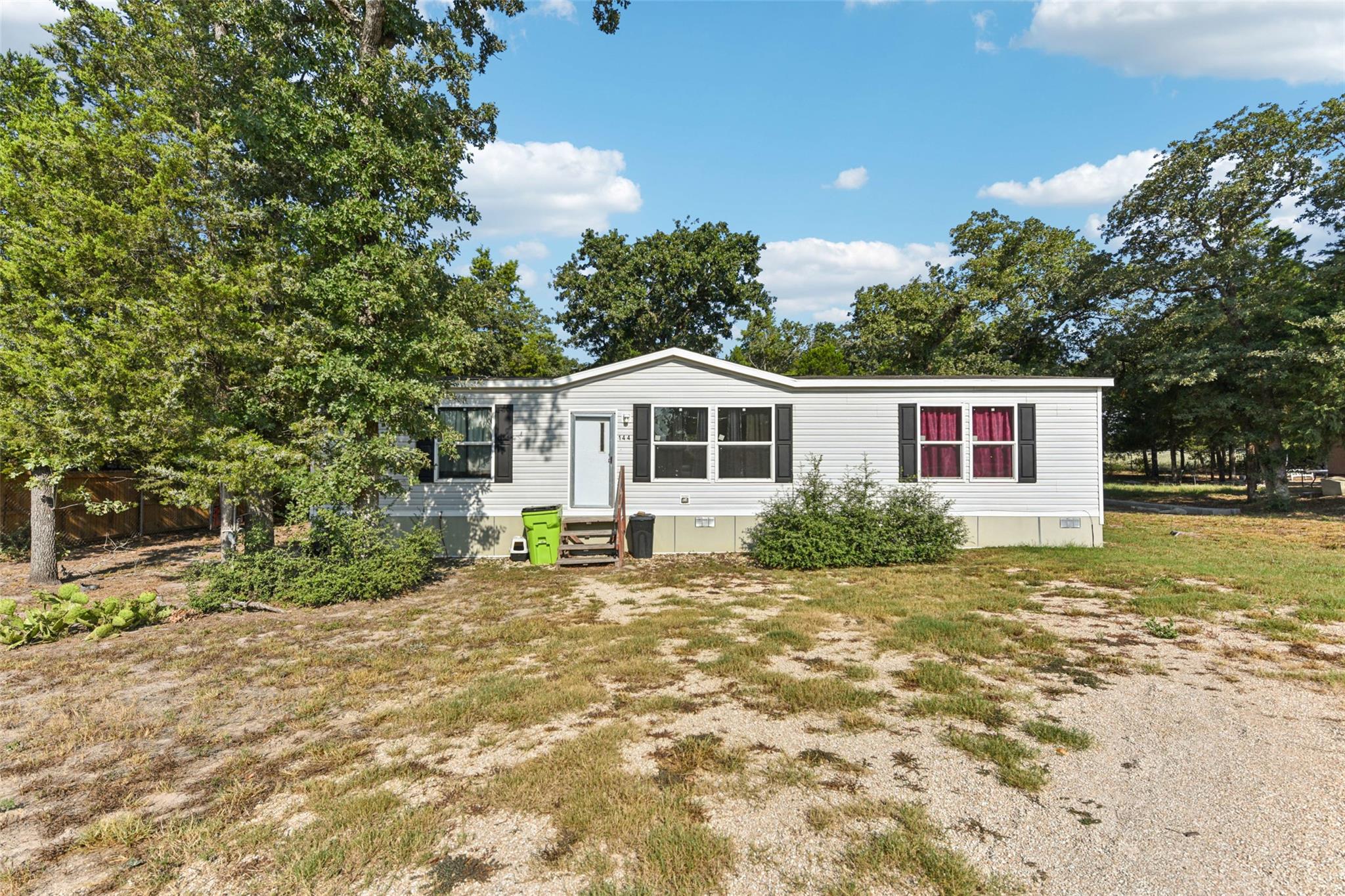 144 Los Arcos Rd, Elgin, TX 78621