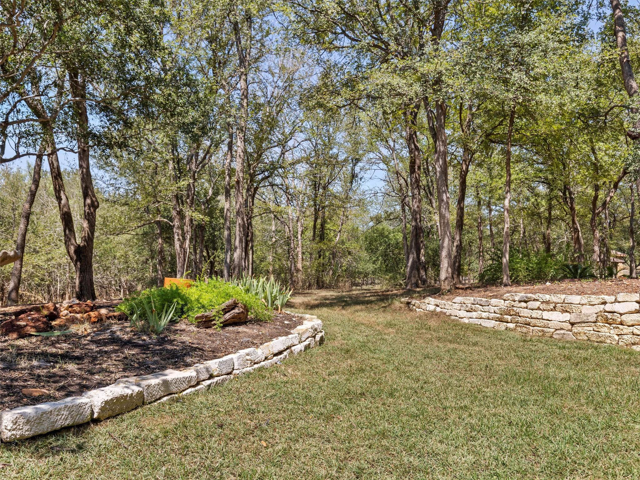 130 Sabine Dr, Cedar Creek, TX 78612