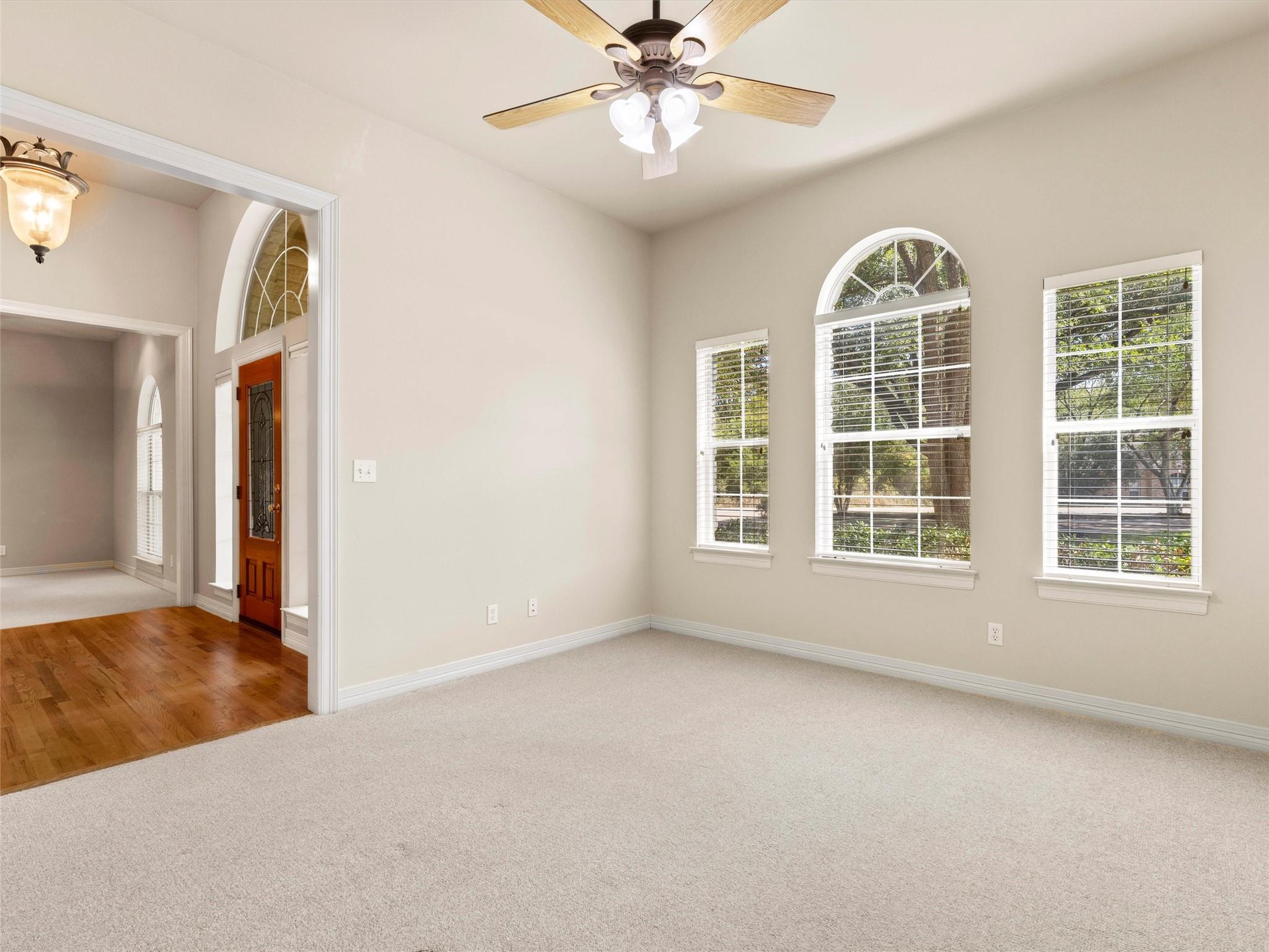 130 Sabine Dr, Cedar Creek, TX 78612