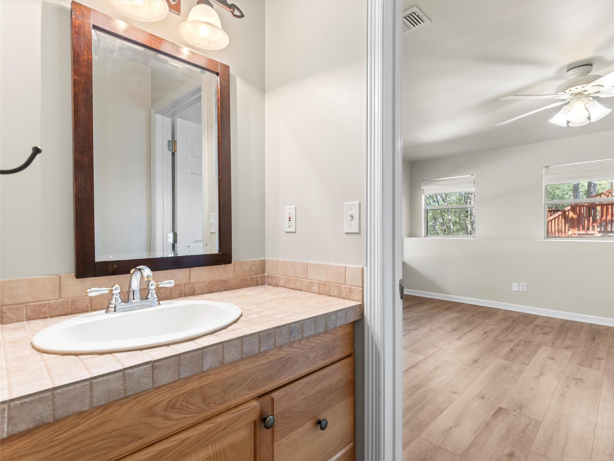 130 Sabine Dr, Cedar Creek, TX 78612