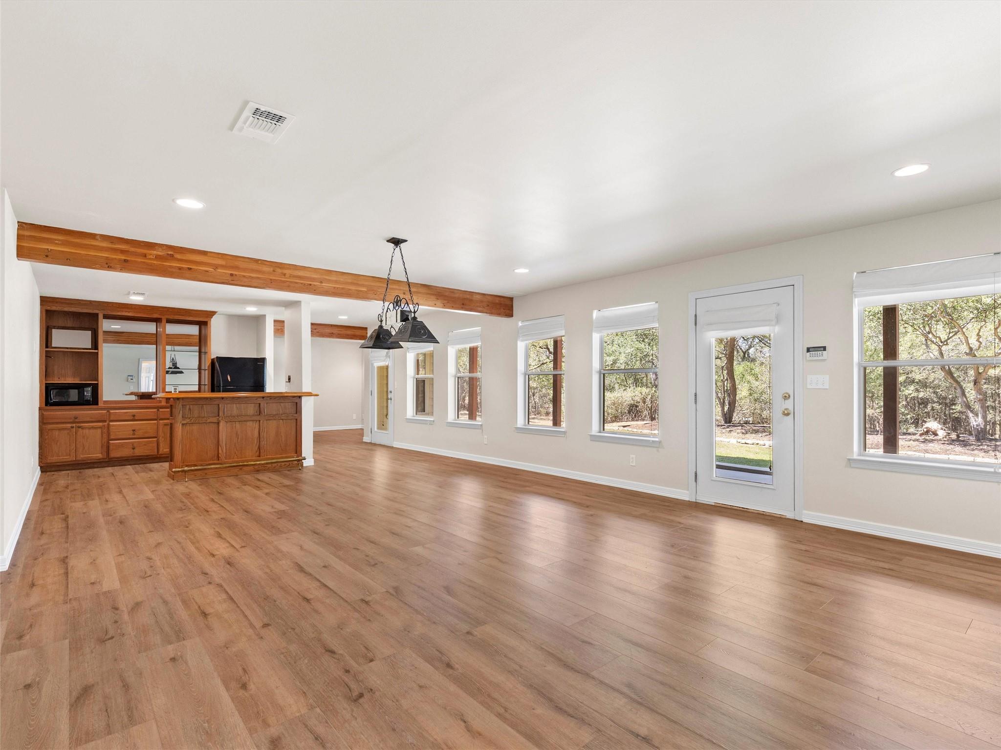 130 Sabine Dr, Cedar Creek, TX 78612