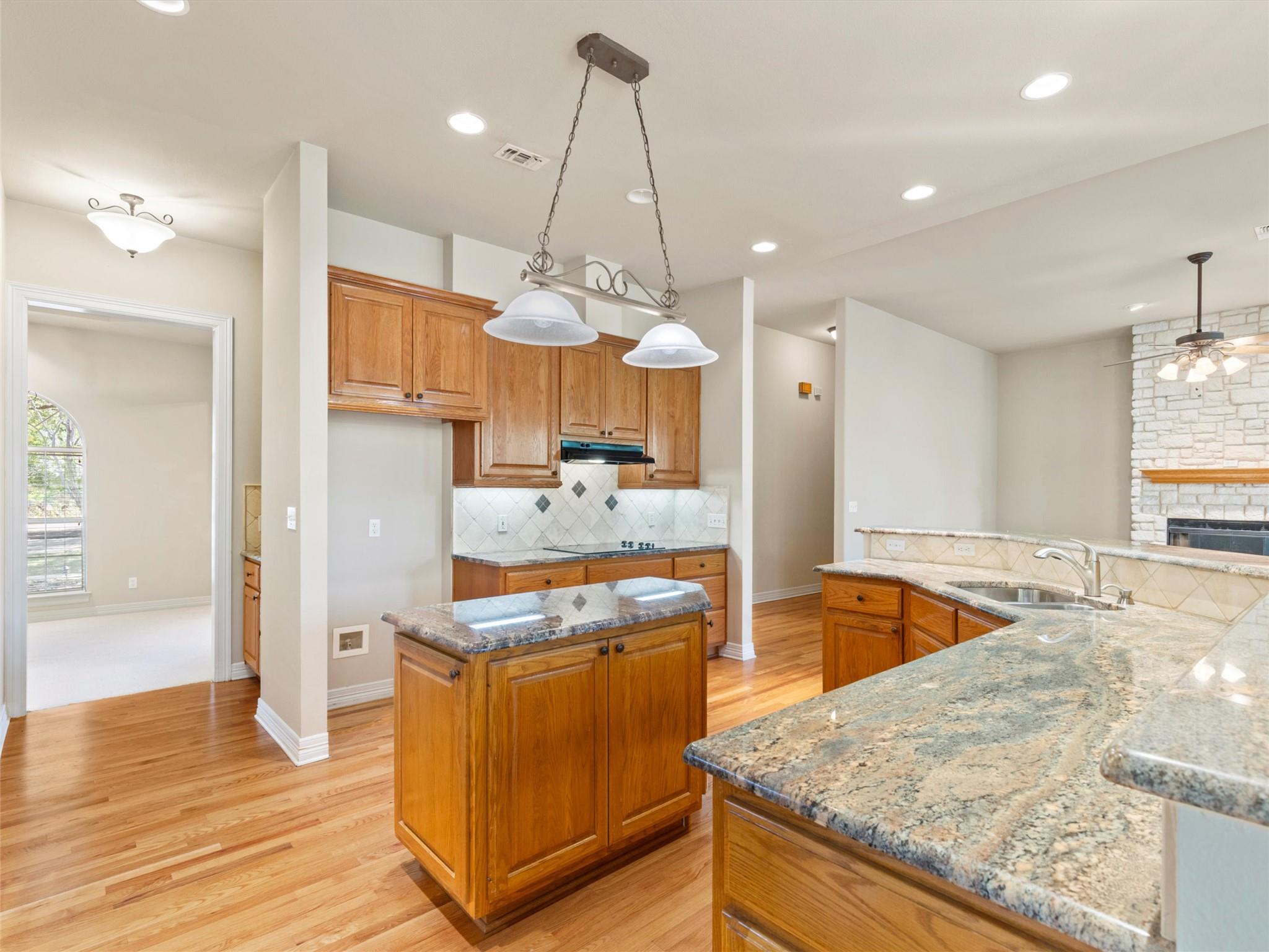 130 Sabine Dr, Cedar Creek, TX 78612