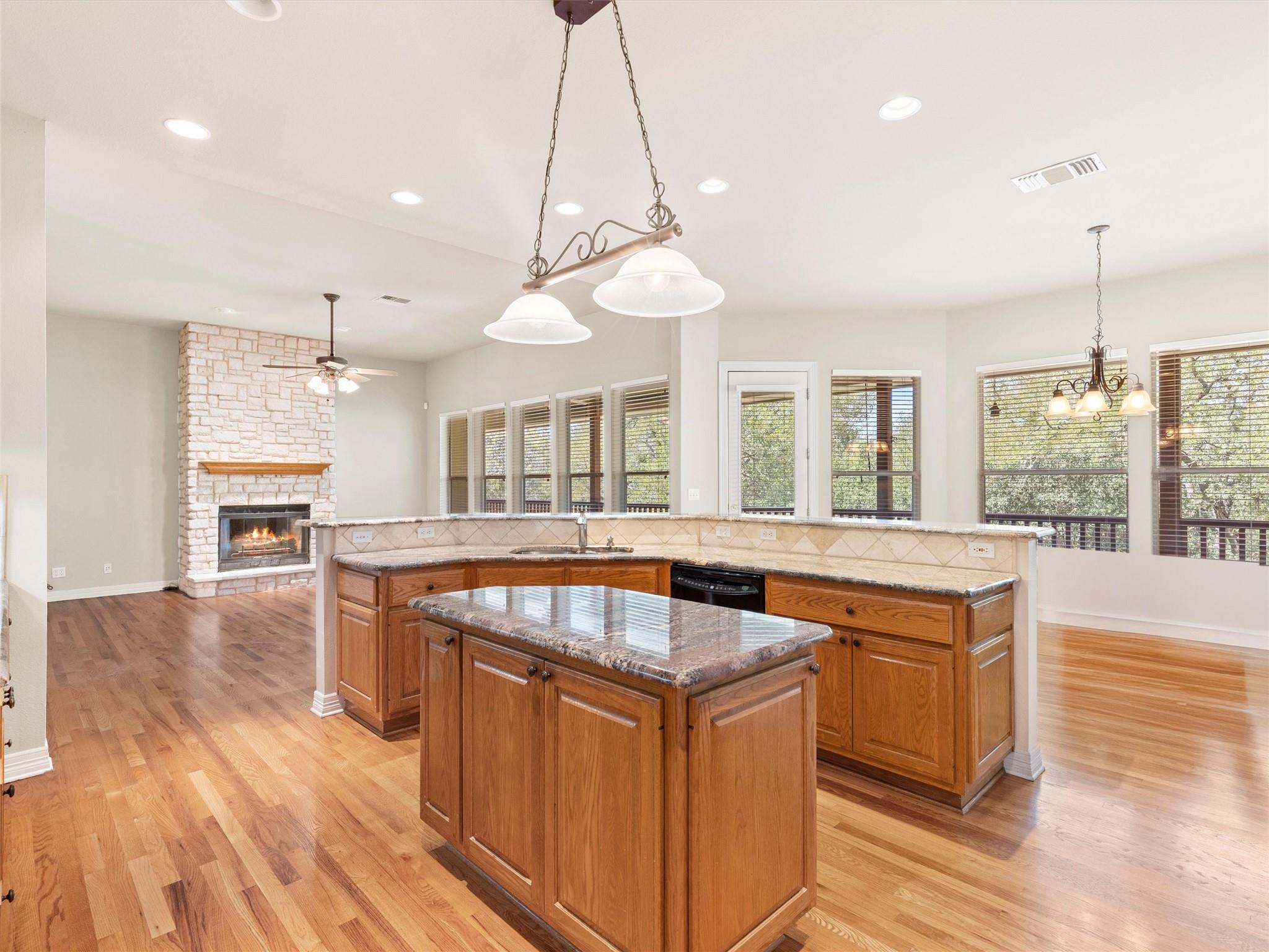 130 Sabine Dr, Cedar Creek, TX 78612