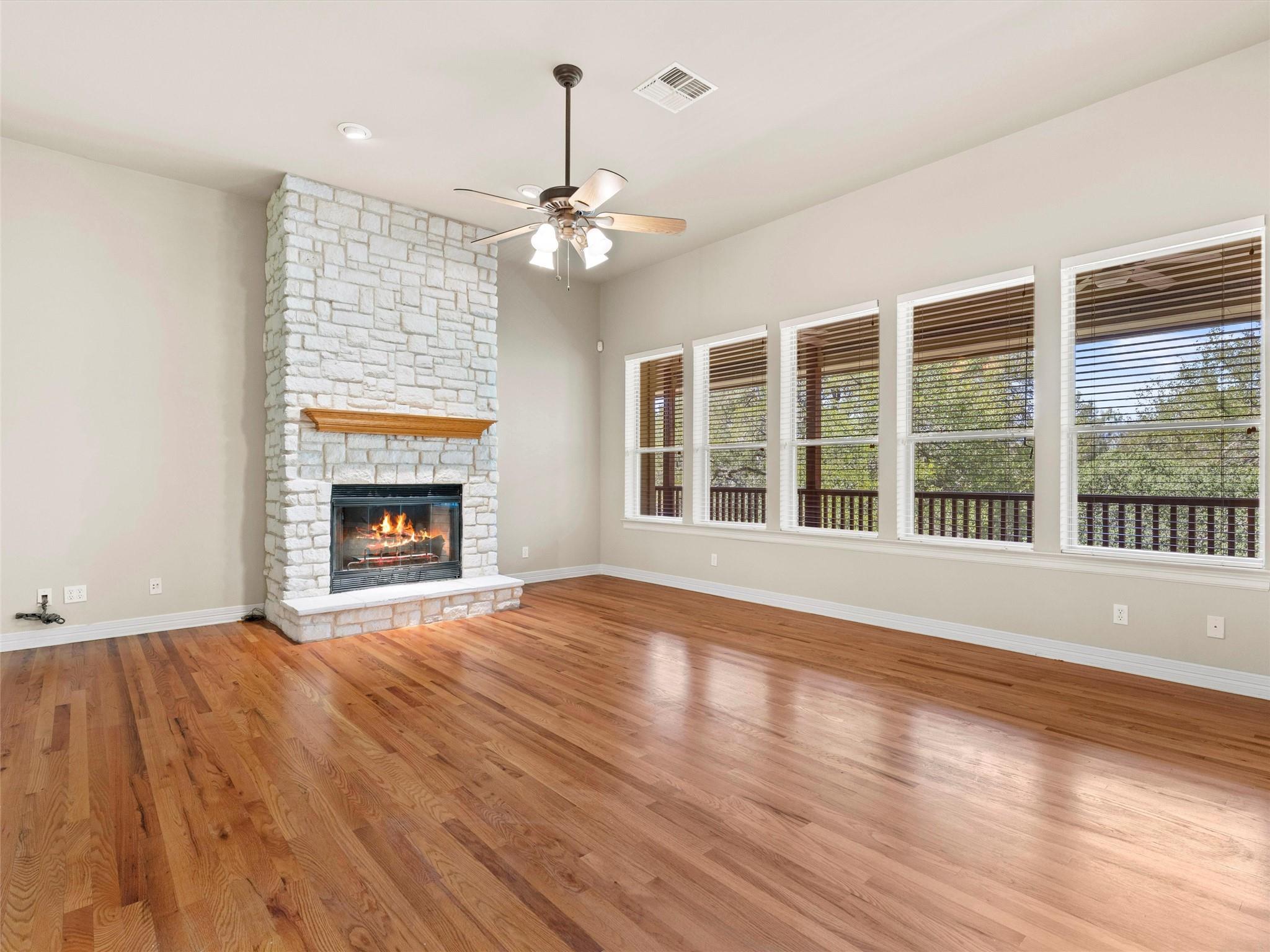 130 Sabine Dr, Cedar Creek, TX 78612