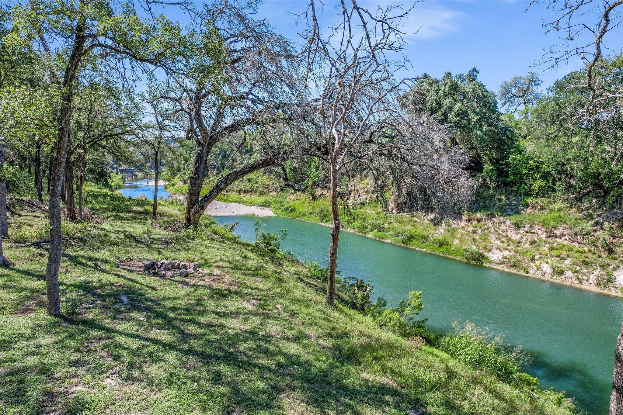 2038 Paradise Pkwy, Canyon Lake, TX 78133