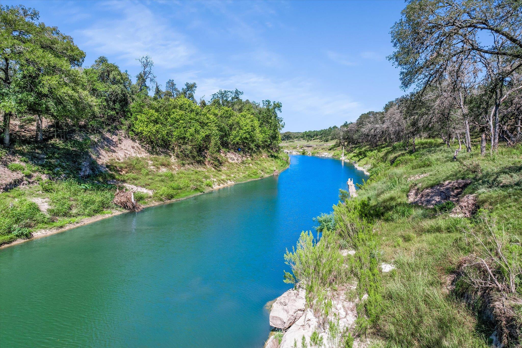 2038 Paradise Pkwy, Canyon Lake, TX 78133