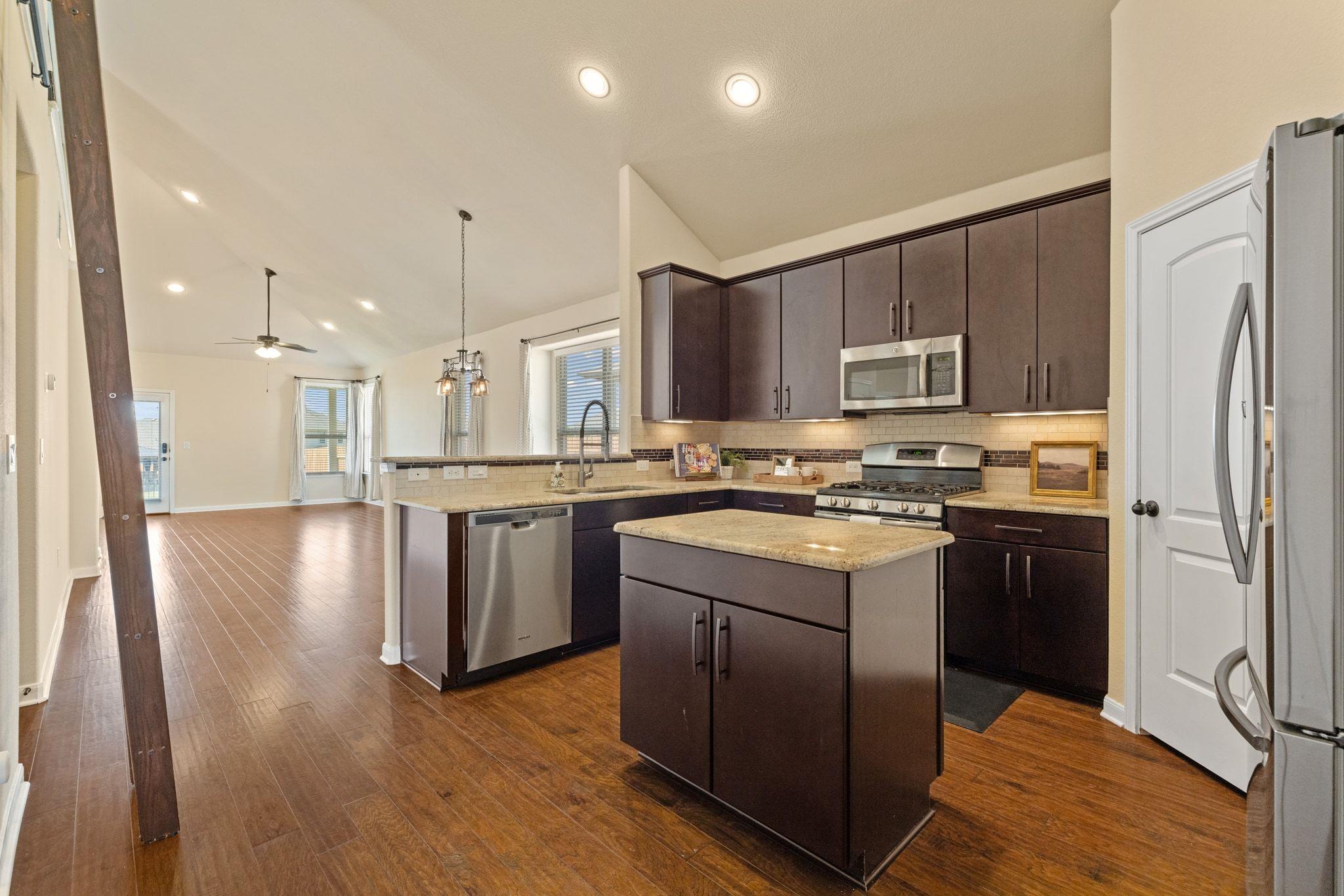 120 Briar Park Dr, Georgetown, TX 78626