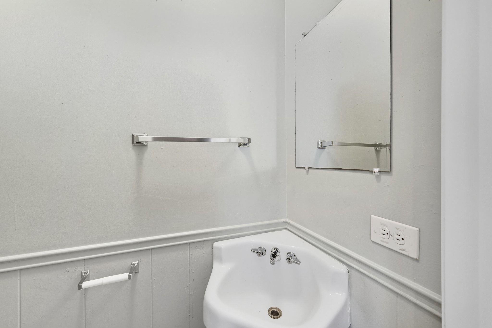 2206 Mission Hill Cir # 101-#104, Austin, TX 78741