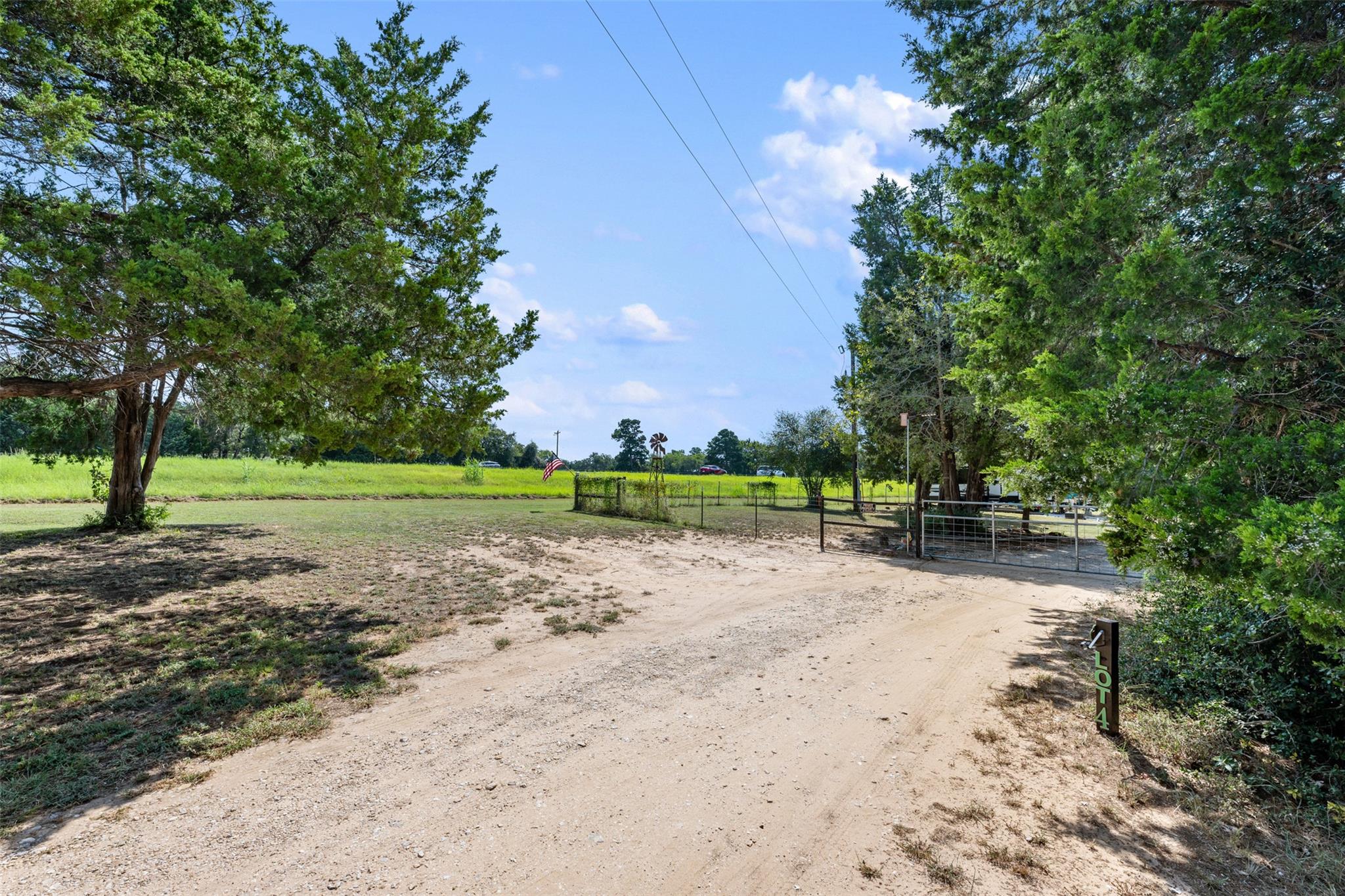 2057 US-290 Highway E # 1, McDade, TX 78650