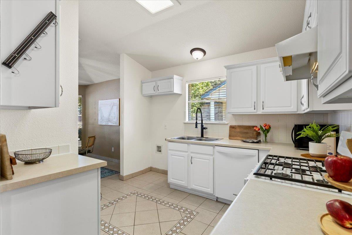 17409 Salt Flat Ln, Round Rock, TX 78664