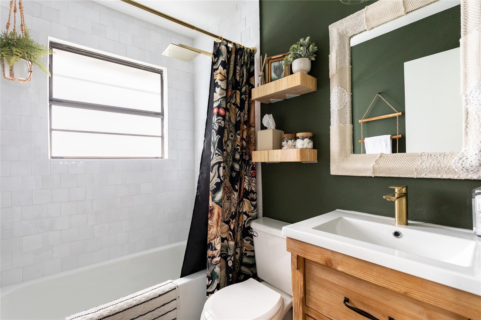 336 Coventry Rd, Spicewood, TX 78669