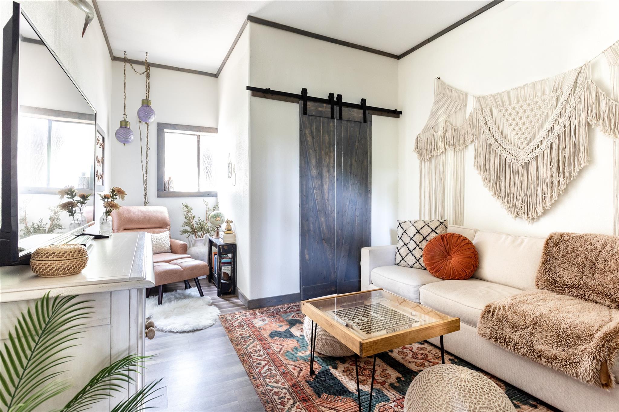 336 Coventry Rd, Spicewood, TX 78669